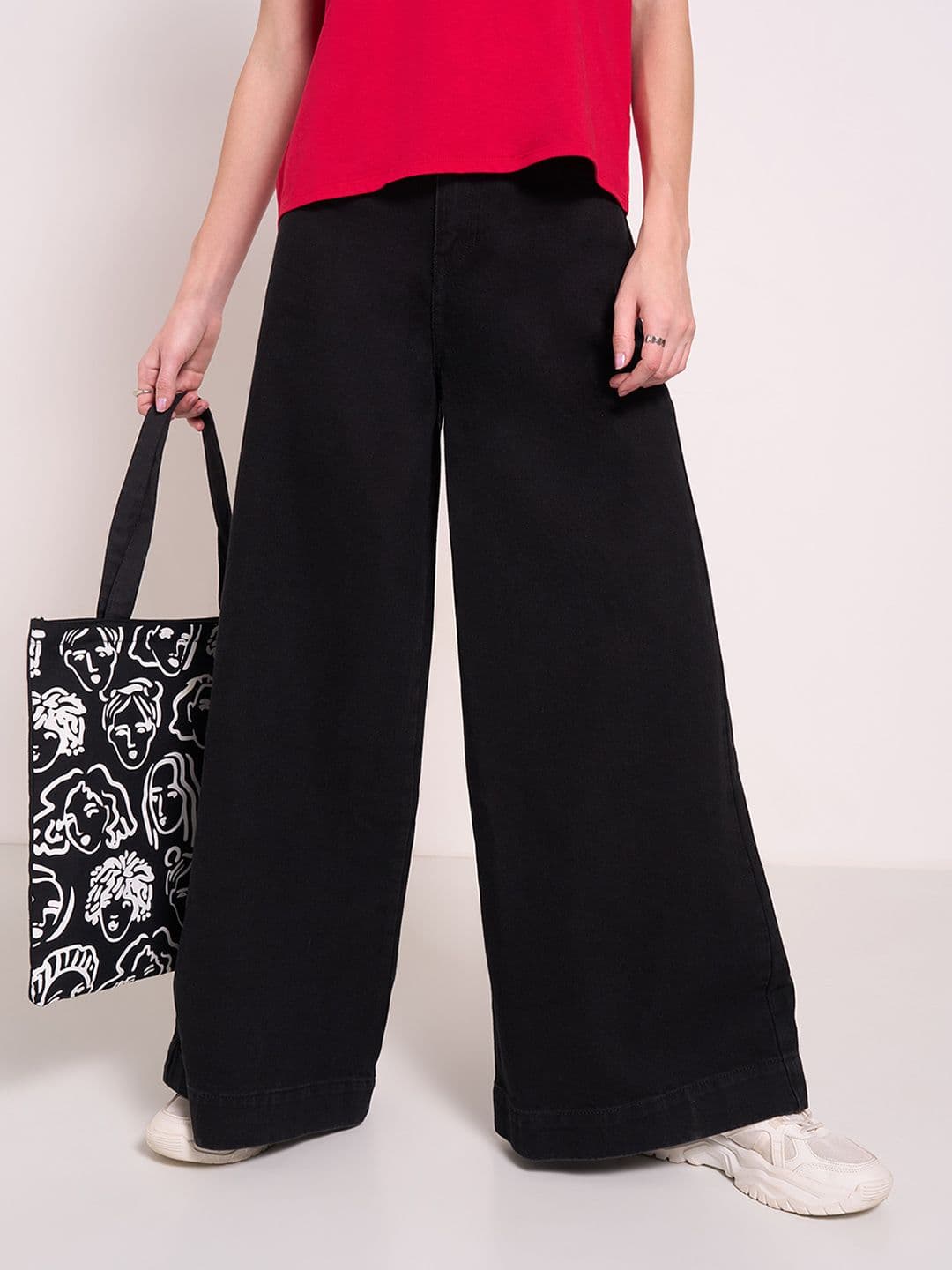 People Women Mildly Distressed Jeans - view 1
