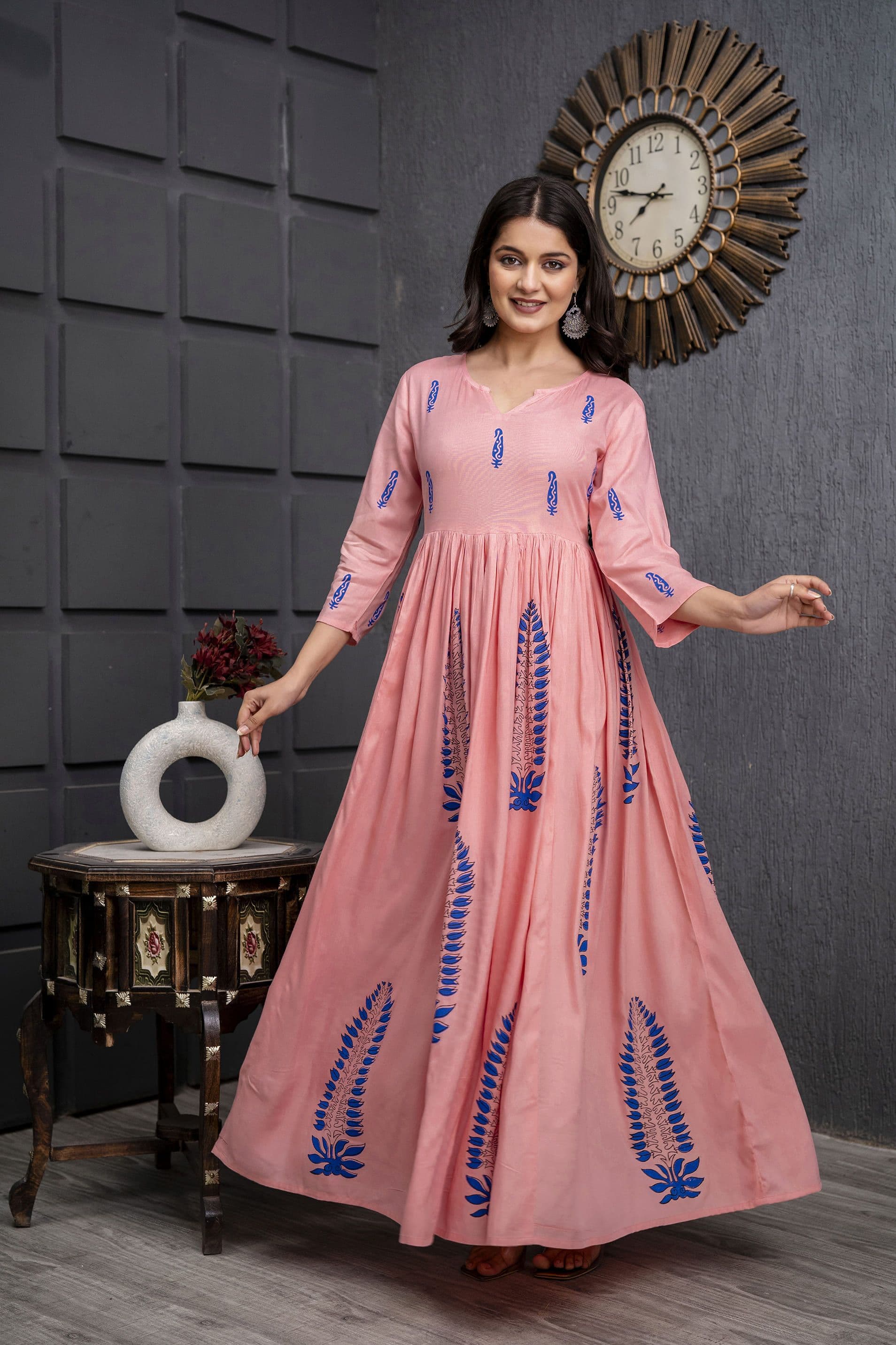 TARANJAL Women Floral Printed Anarkali Kurta - view 1