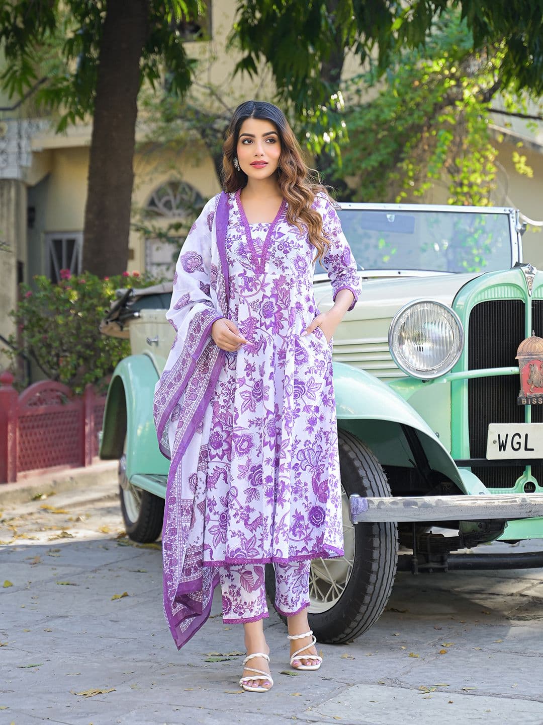 Divena Women Floral Printed Regular Pure Cotton Kurta with Trousers & With Dupatta - view 1
