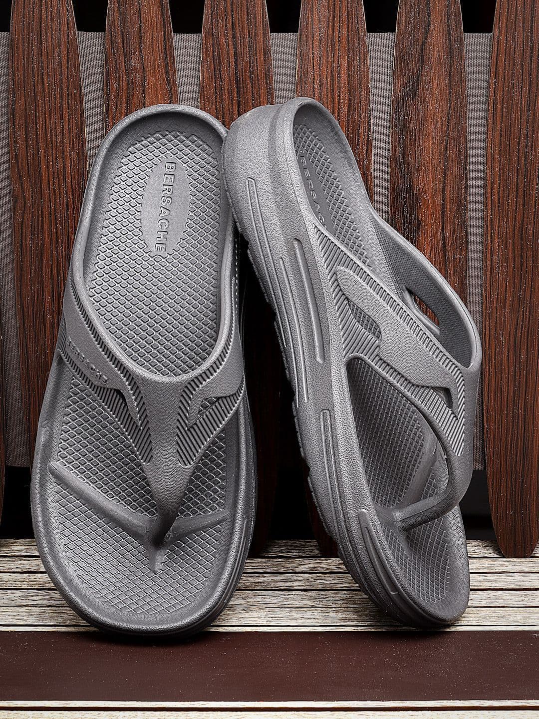 BERSACHE Men Clogs - view 1