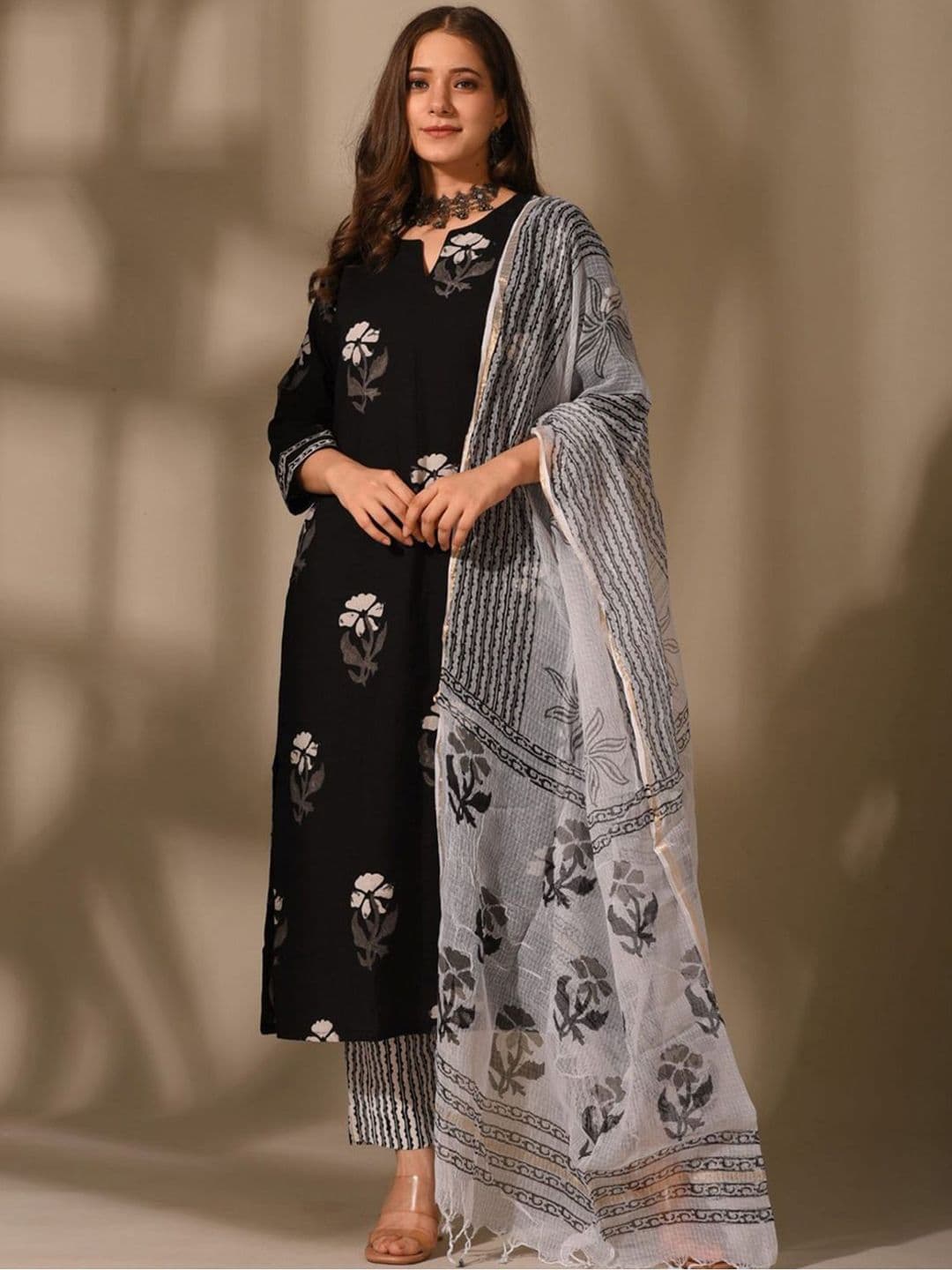 HERE&NOW Women Floral Printed Regular Kurta with Trousers & With Dupatta - view 1