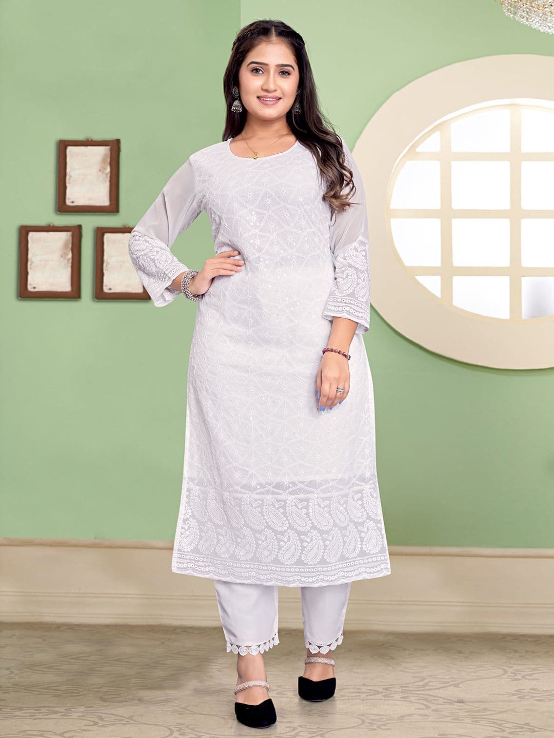 KAYRAAH Floral Embroidered Chikankari Georgette Straight Kurta - view 1