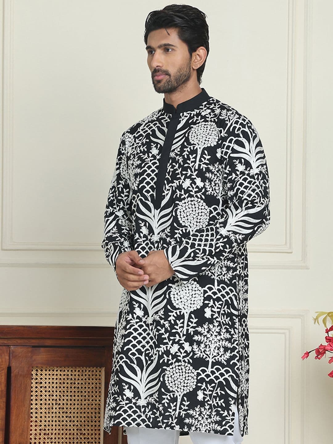 Jompers Floral Embroidered Mandarin Collar Silk Thread Work Straight Kurta - view 1