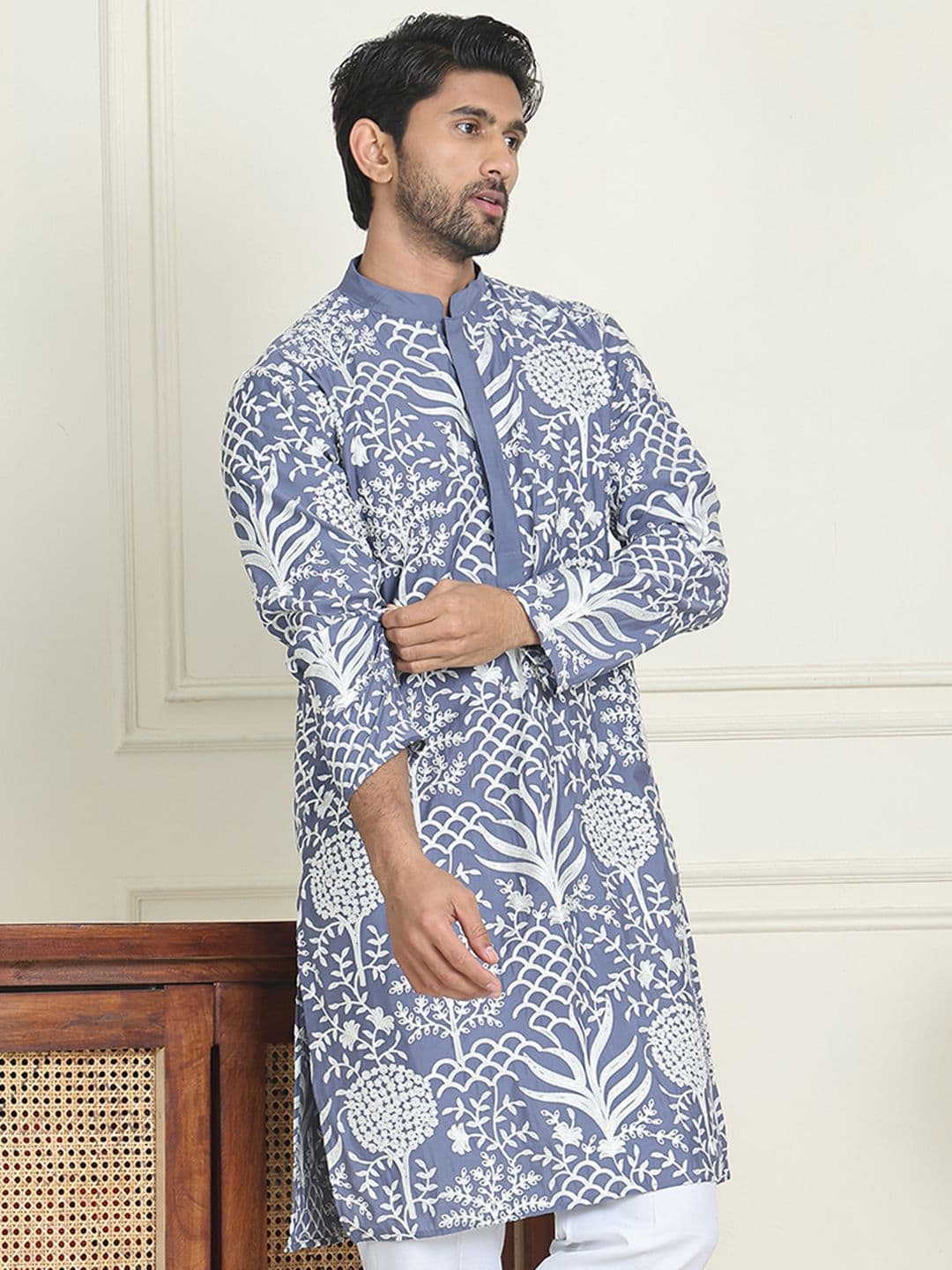 Jompers Floral Embroidered Mandarin Collar Thread Work Straight Republic Day Republic Day Kurtas - view 1