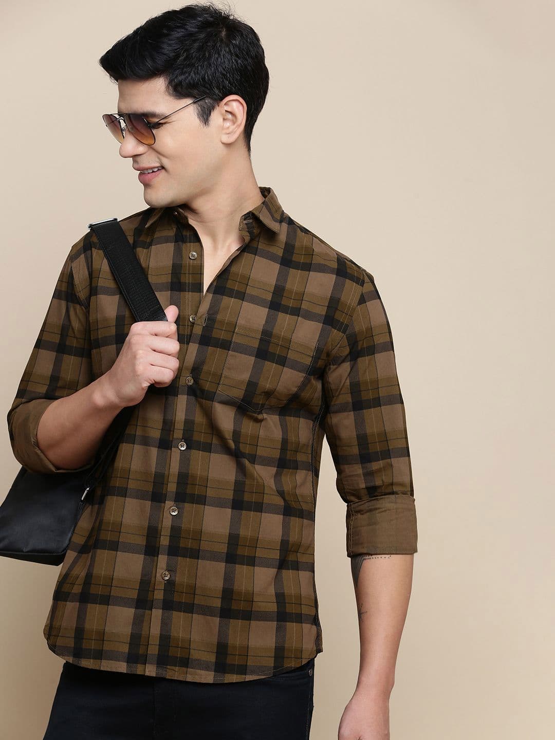 INVICTUS Men Sport Slim Fit Spread Collar Tartan Checked Cotton Casual Shirt - view 1