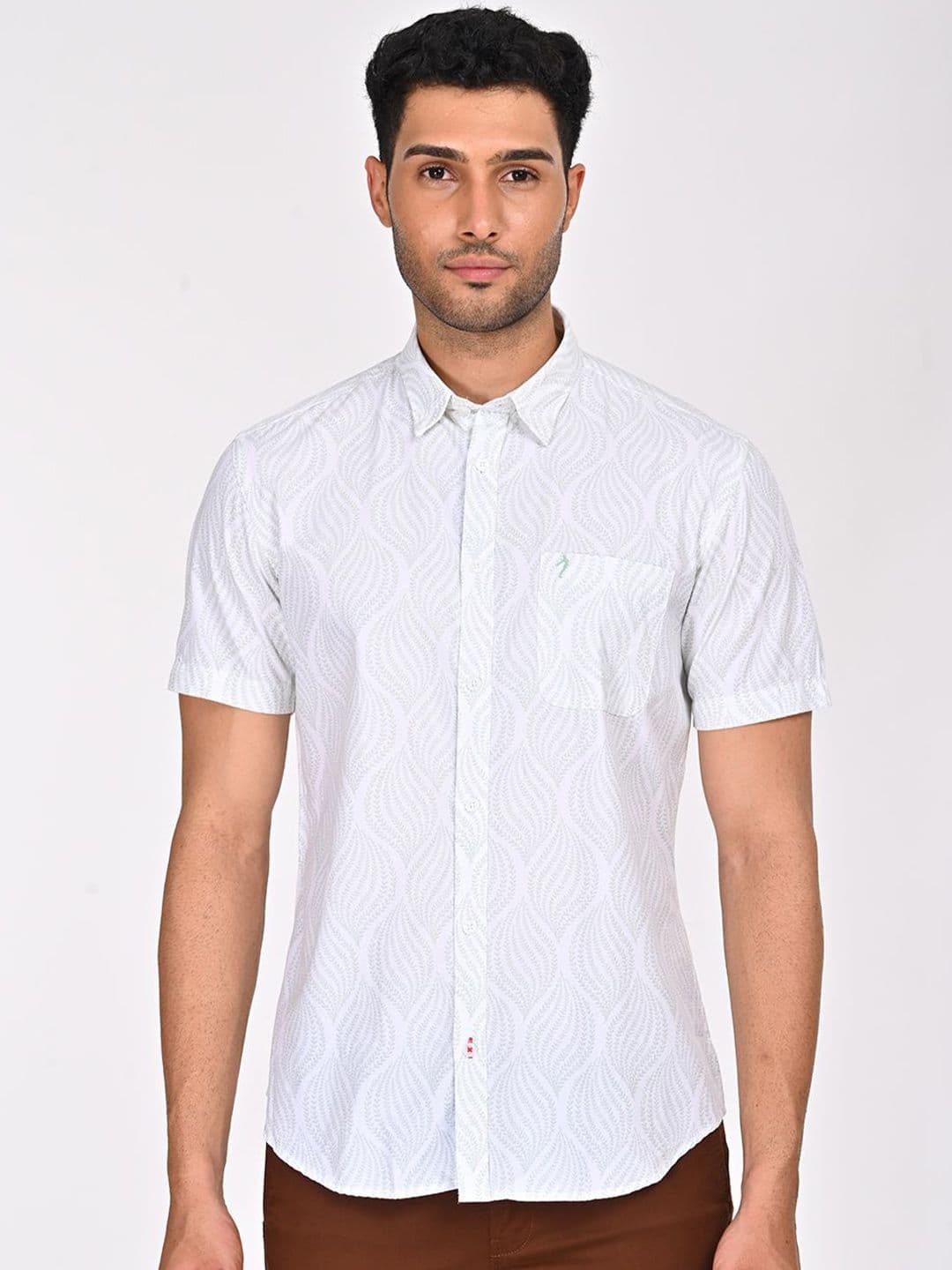 Indian Terrain Men Classic Fit Spread Collar Abstract Printed Cotton Casual Shirt - view 1