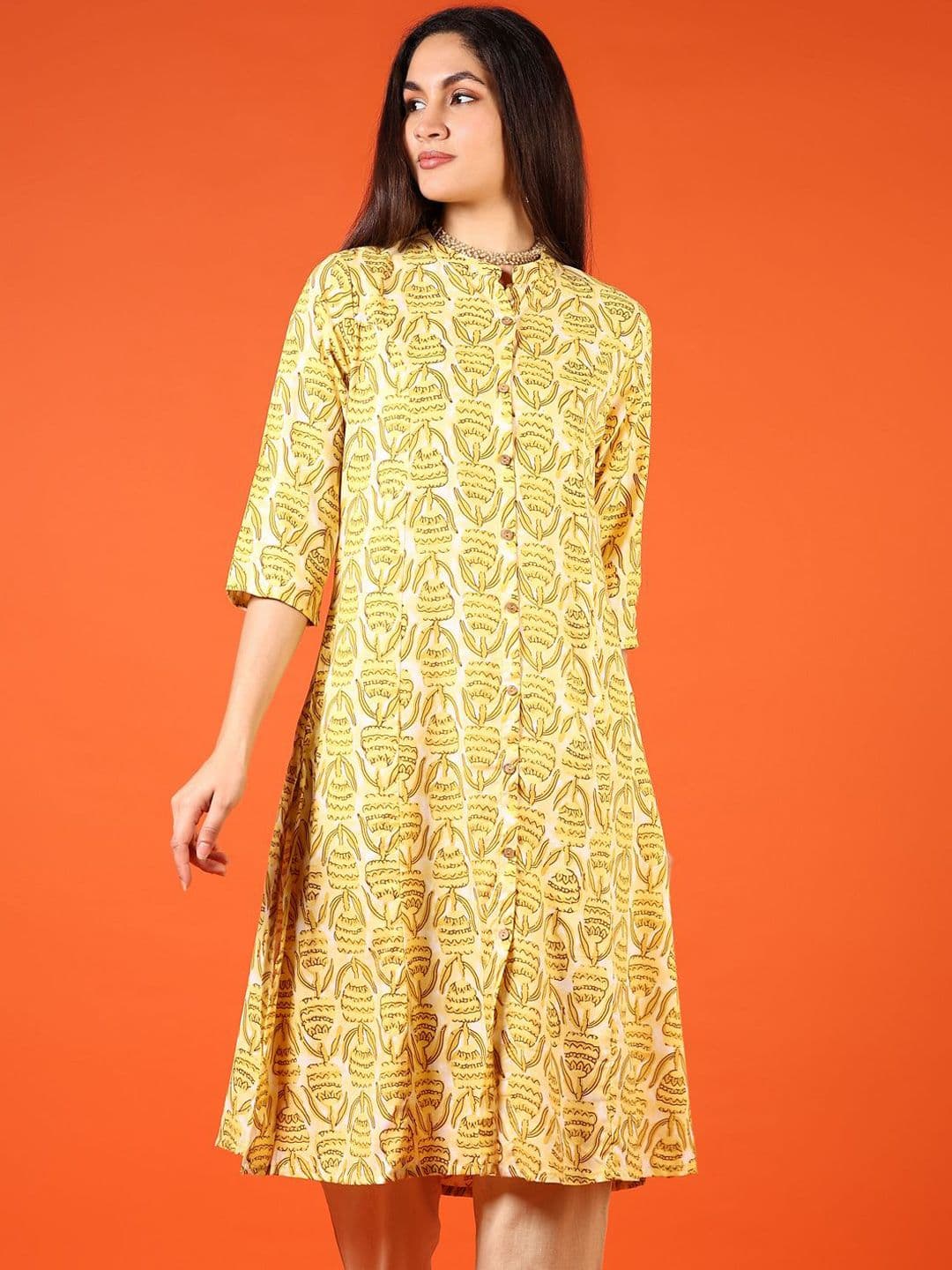 V-Mart Floral Printed Mandarin Collar Panelled Straight Kurta - view 1