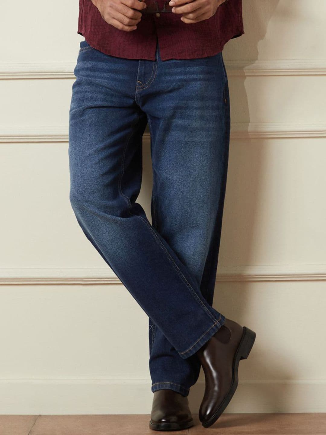 WROGN Men Comfort Relaxed Fit Light Fade Jeans - view 1