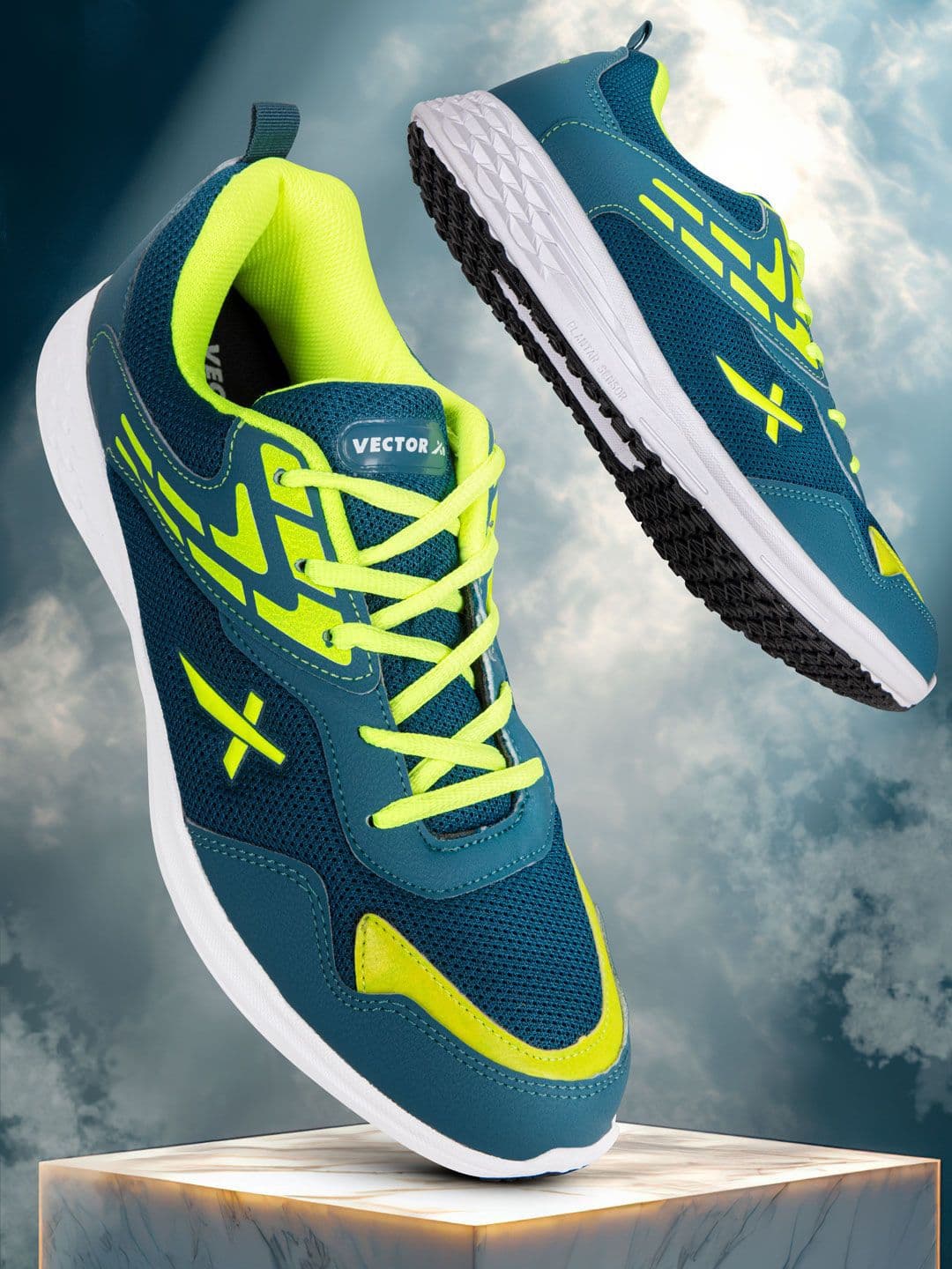 VECTOR X Men Running Non-Marking Shoes - view 1
