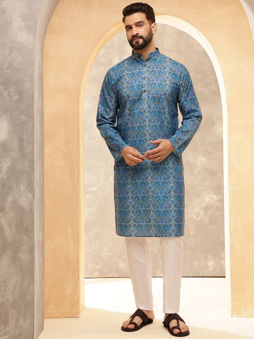 SOJANYA Men Geometric Embroidered Kurta - view 1