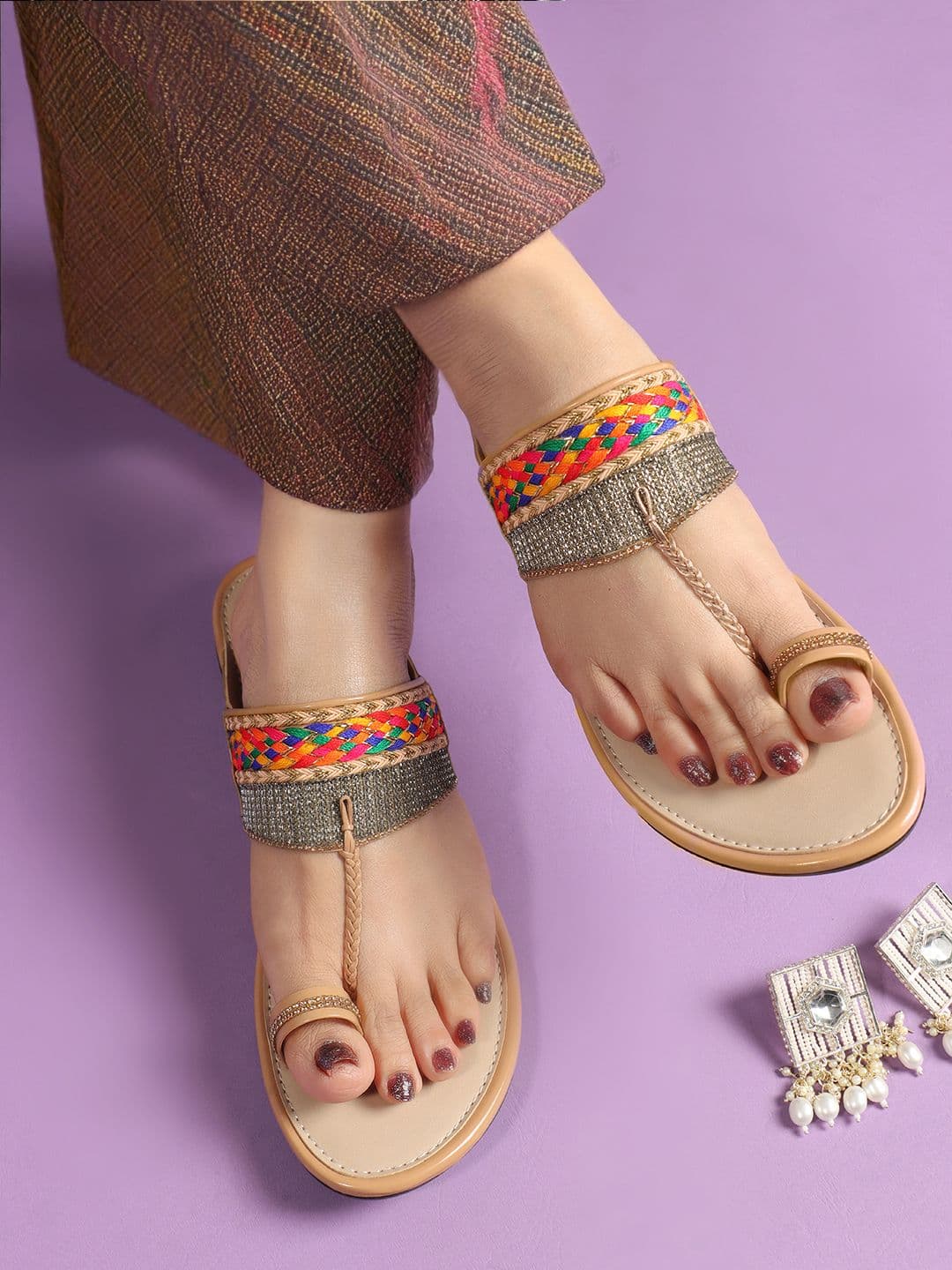 Ladies Hub Women Embellished One-Toe Kolhapuri Flats - view 1