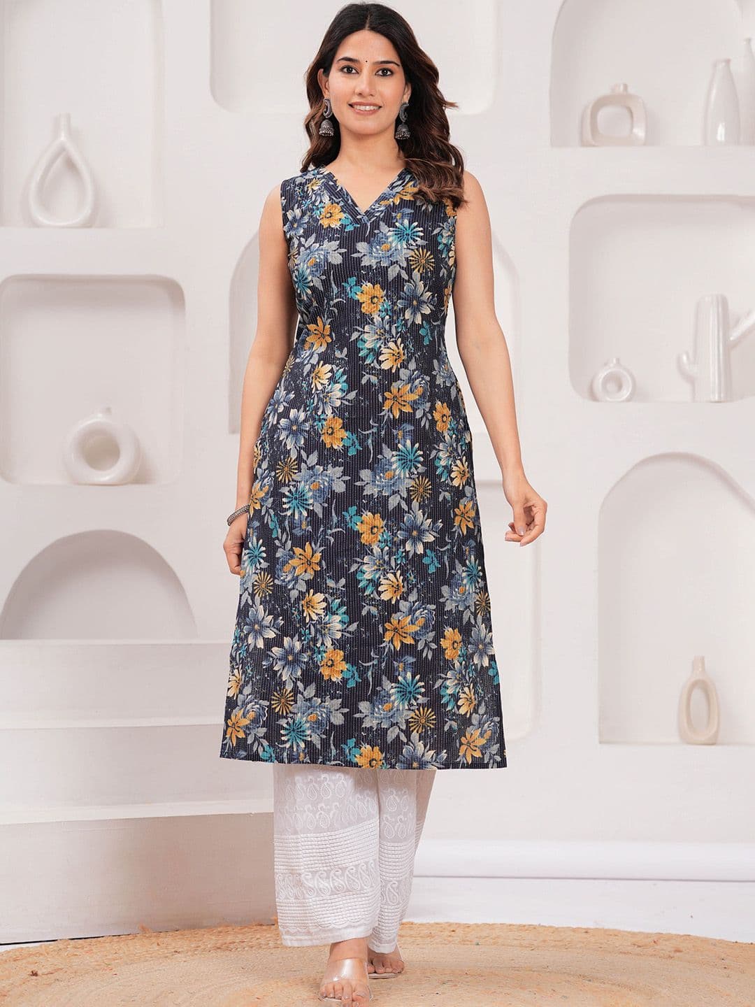 Nayo Floral Printed V-Neck Sleeveless Kantha Work Cotton Straight Kurta - view 1