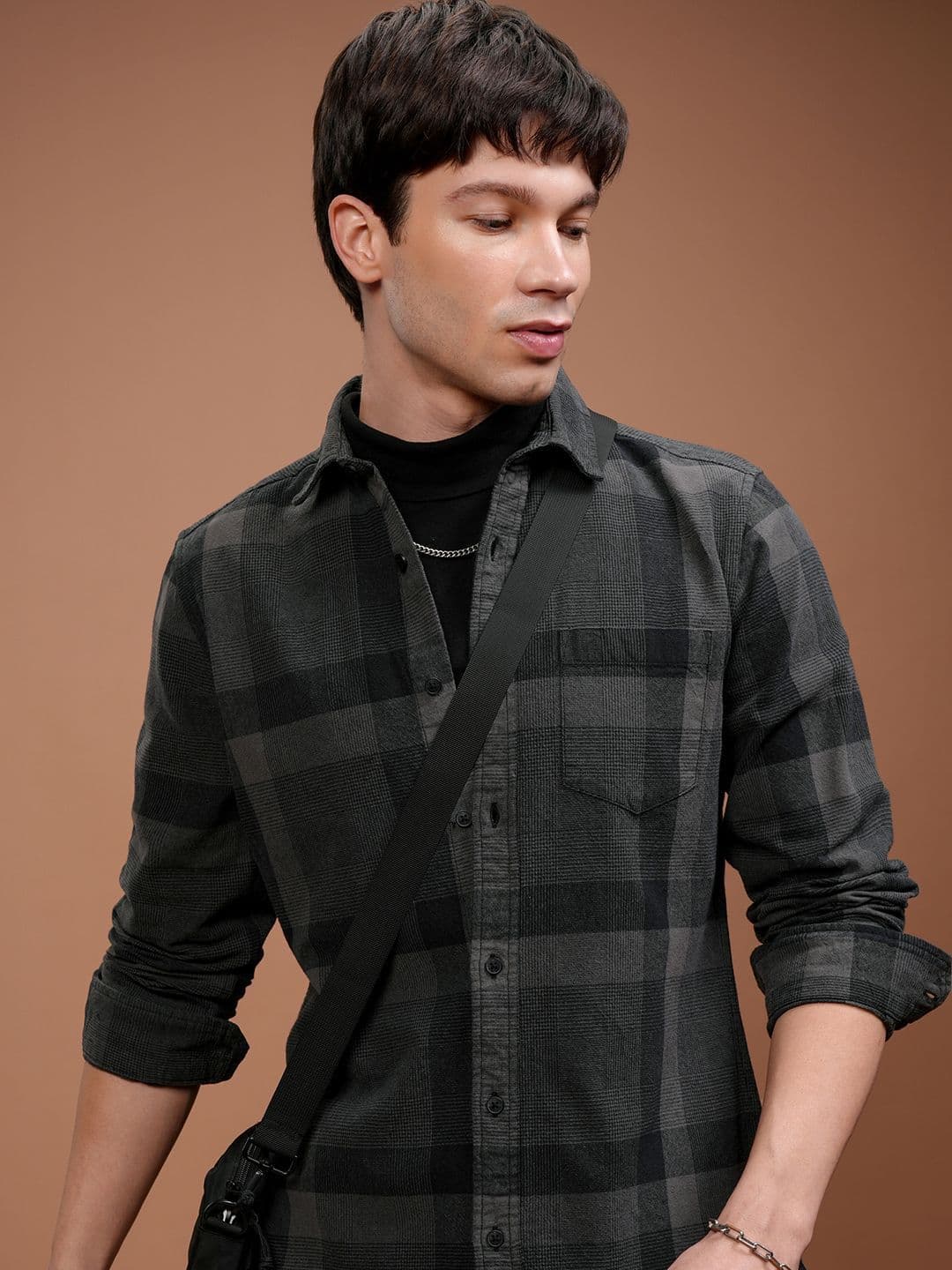 HIGHLANDER Men Slim Fit Spread Collar Textured Cotton Casual Shirt - view 1