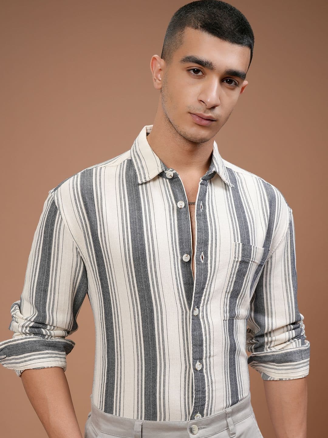 HIGHLANDER Men Relaxed Fit Spread Collar Vertical Striped Cotton Casual Shirt - view 1