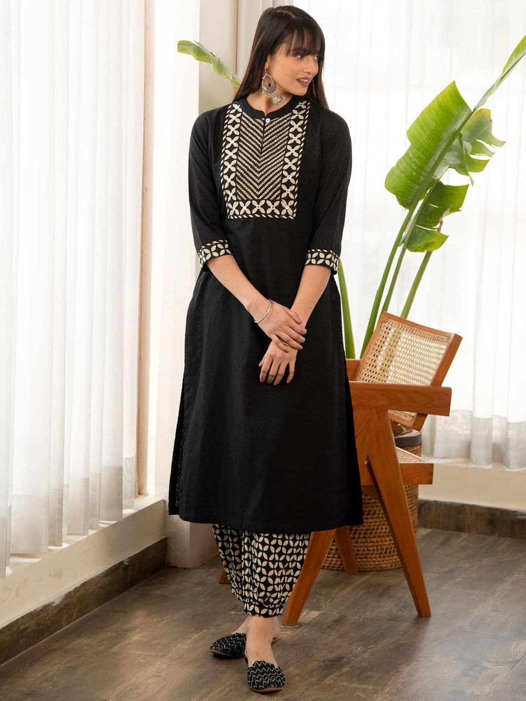 Lookmark Floral Printed Mandarin Collar Straight Kurta With Salwar - view 1