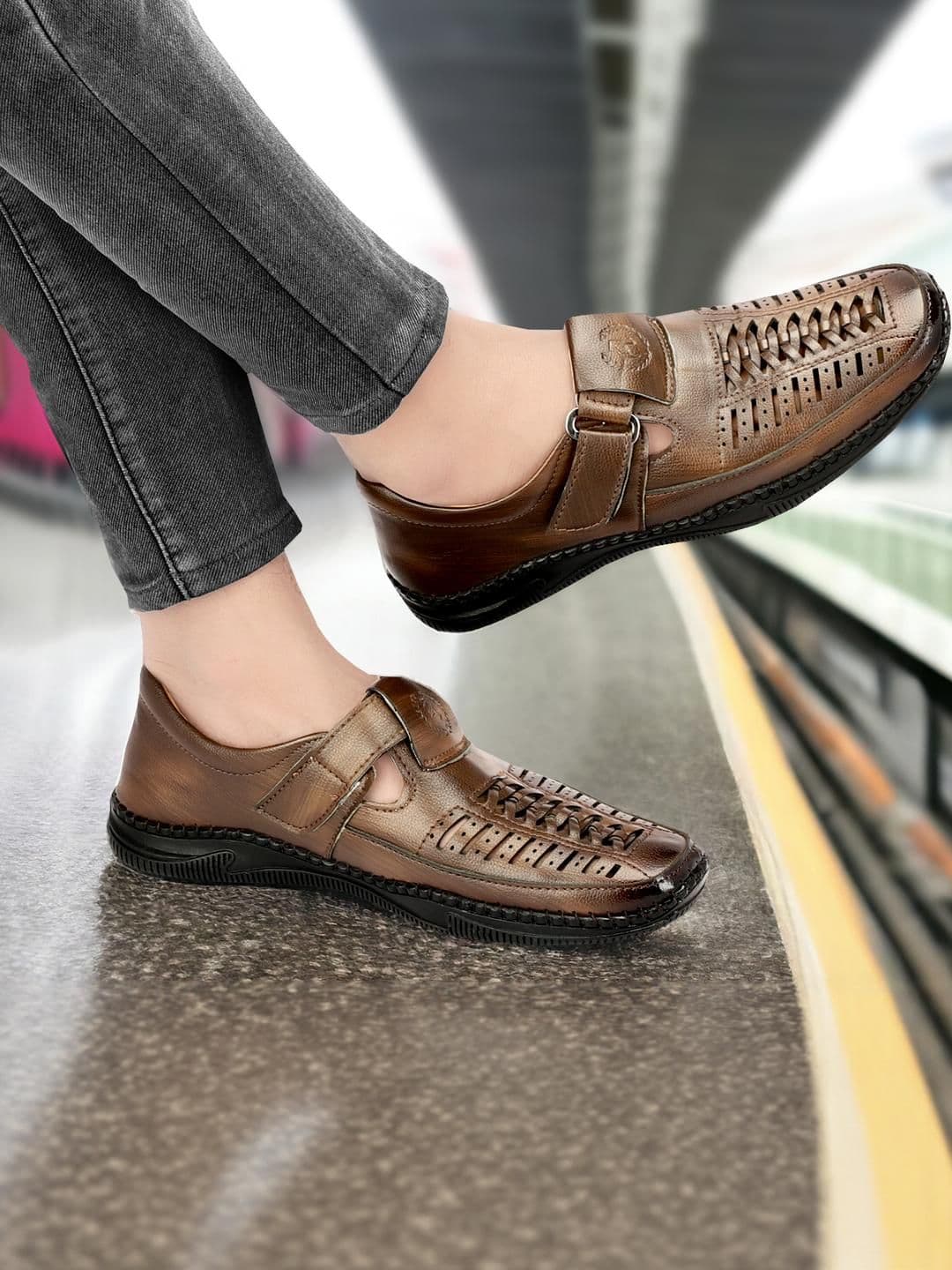 Arics Men Brown Sandals - view 1