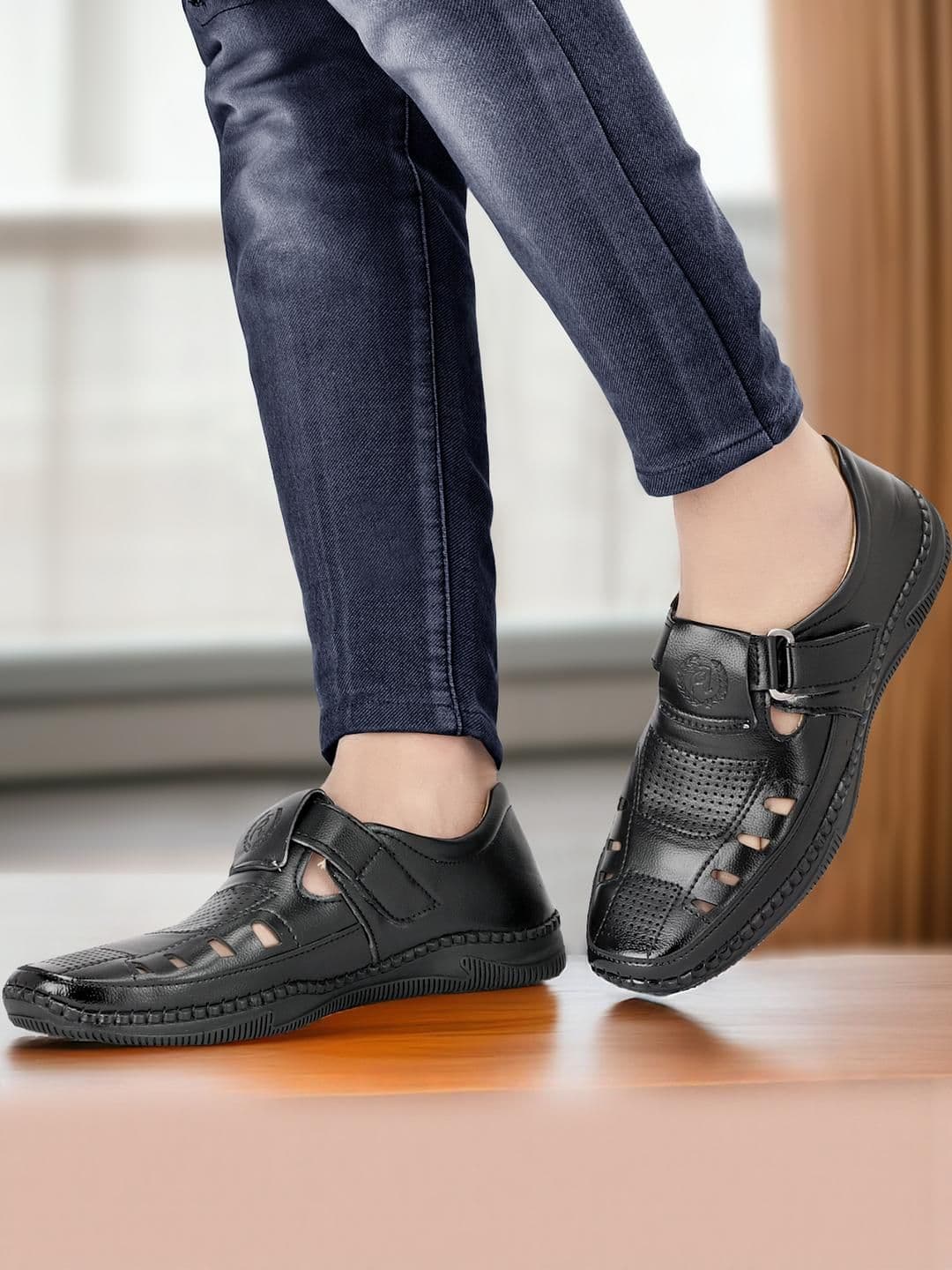 Arics Men Black Sandals - view 1