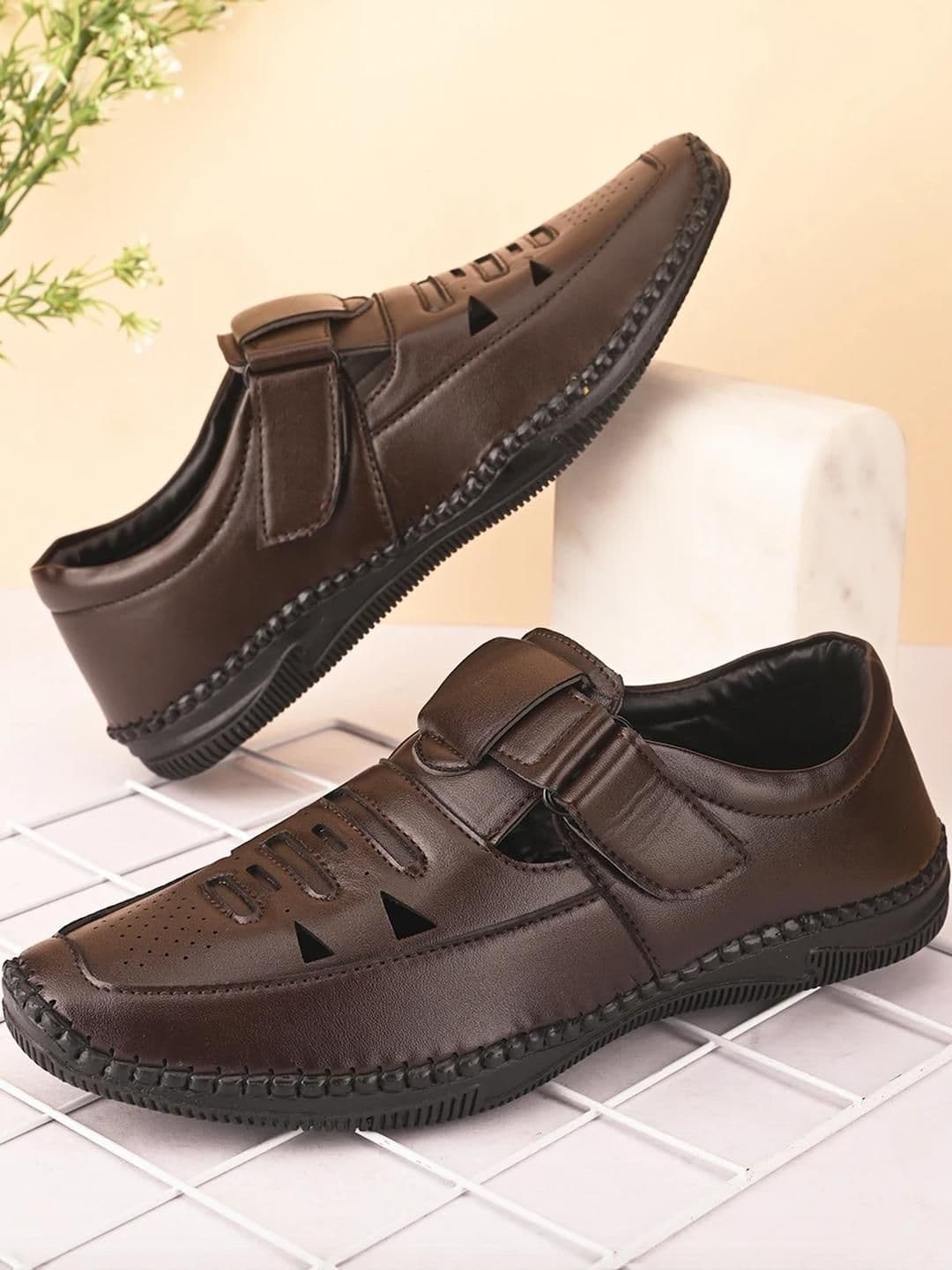 PRODOCK Men Brown Sandals - view 1