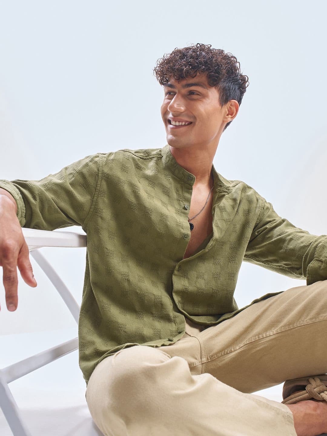 Highlander Men Green Mesh Dobby Textured Mandarine Collar Roll Up Sleeve Casual Relaxed Shirt - view 1