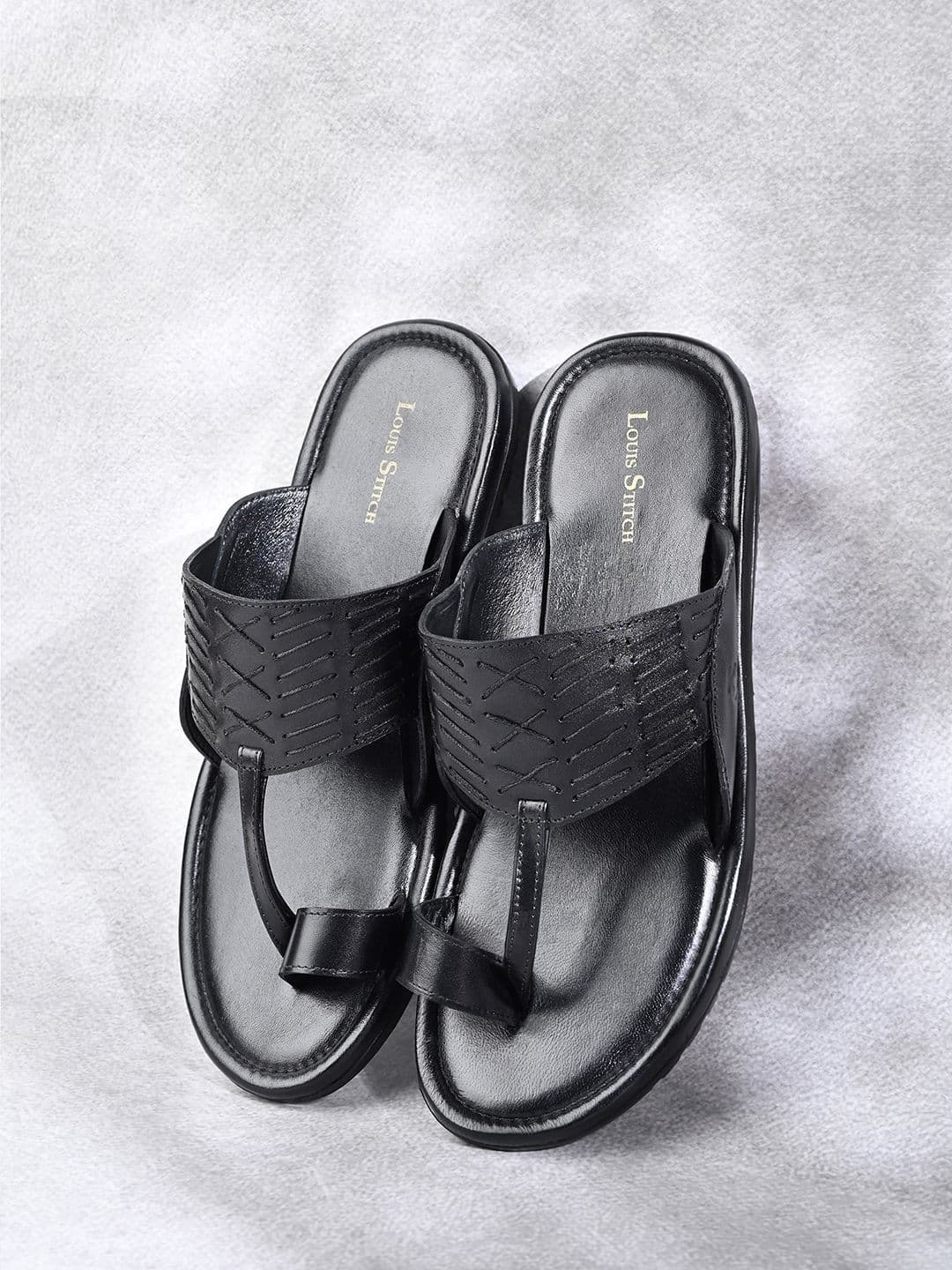 LOUIS STITCH Men Kolhapuri Style Lightweight Toe Ring Leather Sandals - view 1
