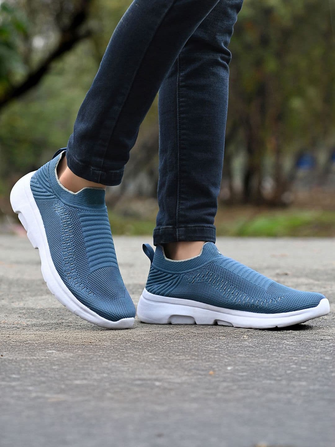 BIRDE Men Mesh Walking Non-Marking Shoes - view 1