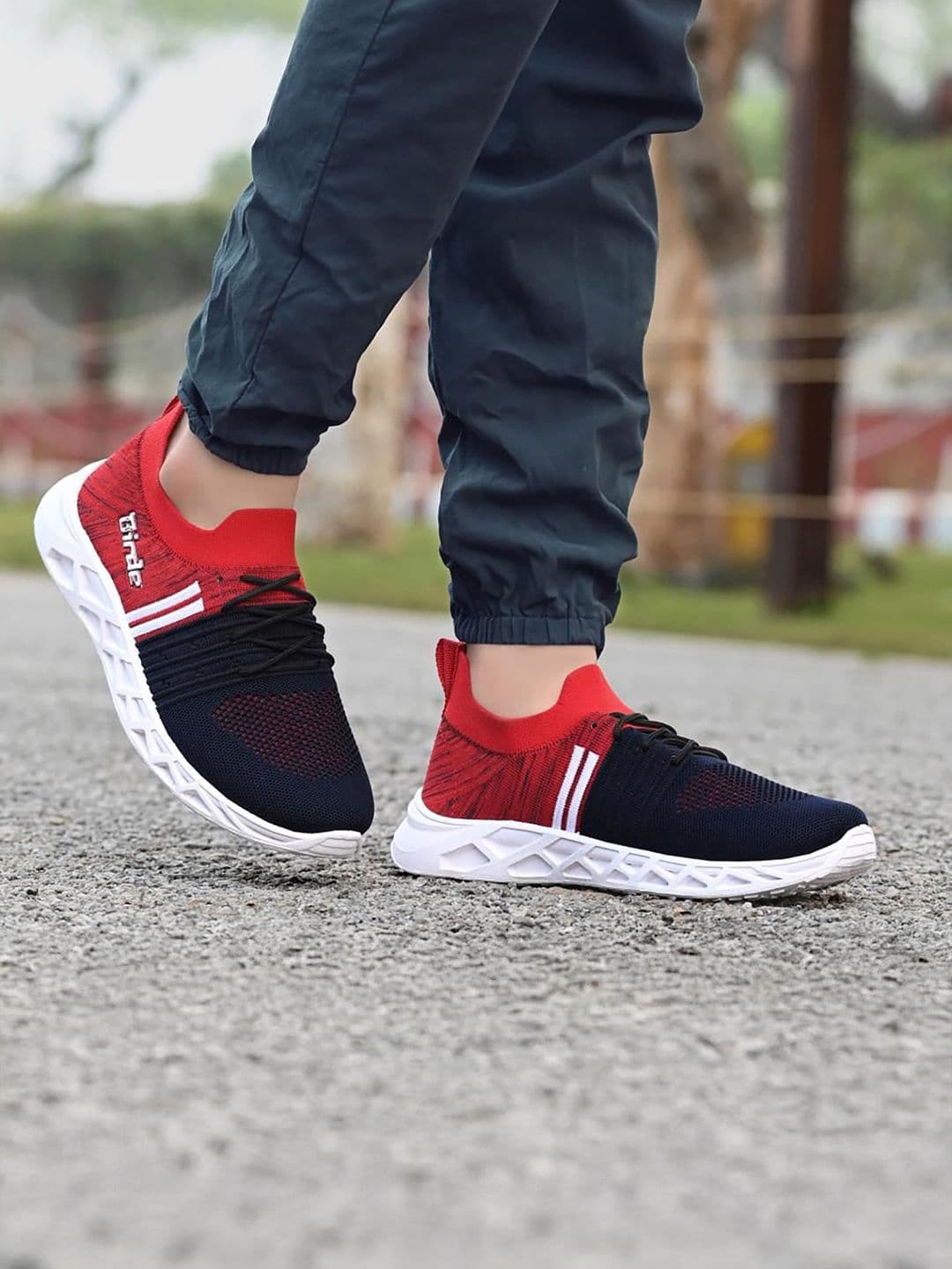 BIRDE Men Mesh Walking Non-Marking Shoes - view 1