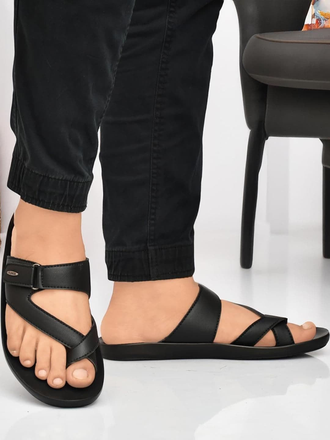 R-SWISS Men Black Synthetic Flip Flops - view 1