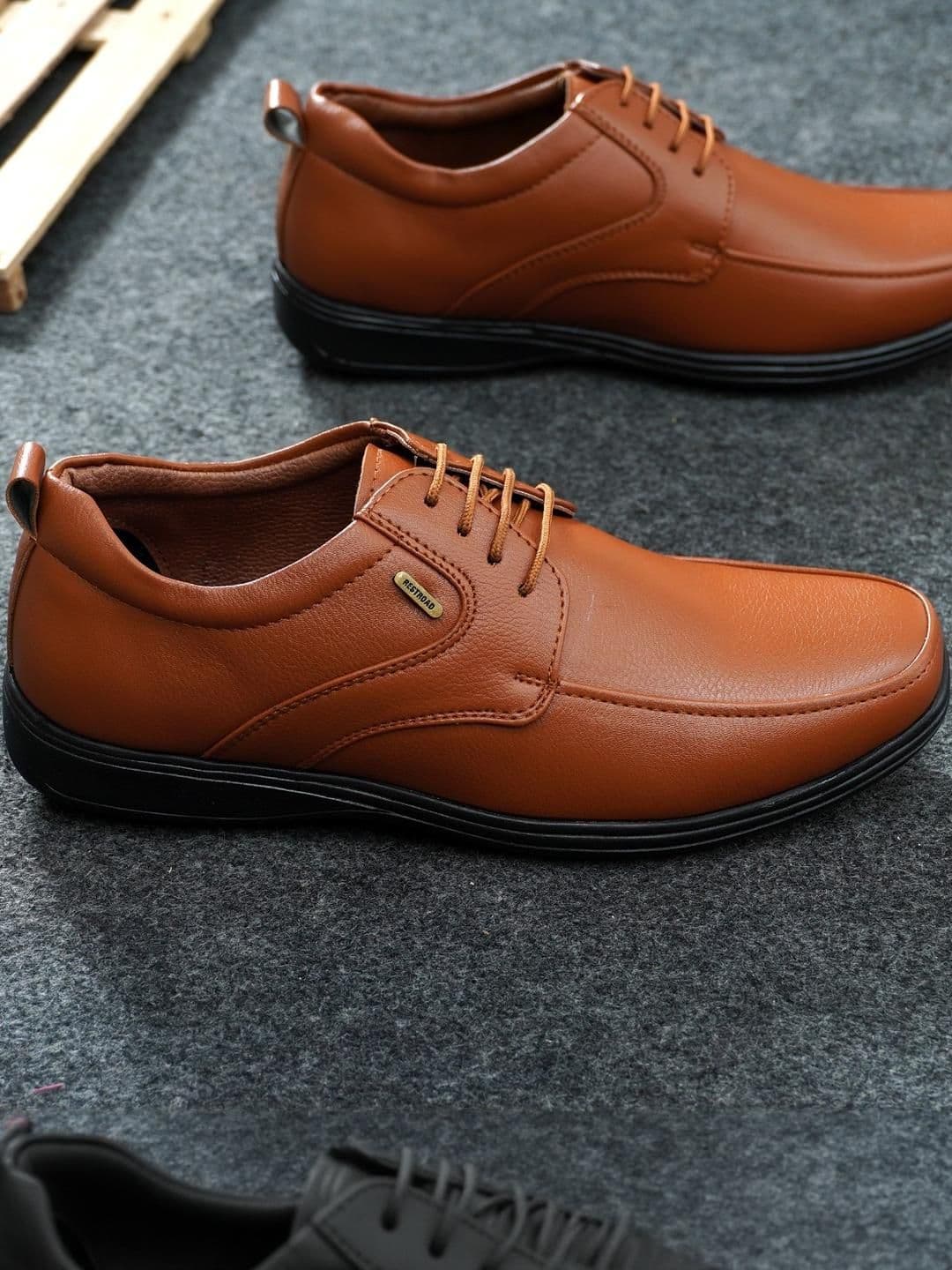 Peclo Men Tan Lace Up Formal Shoe - view 1
