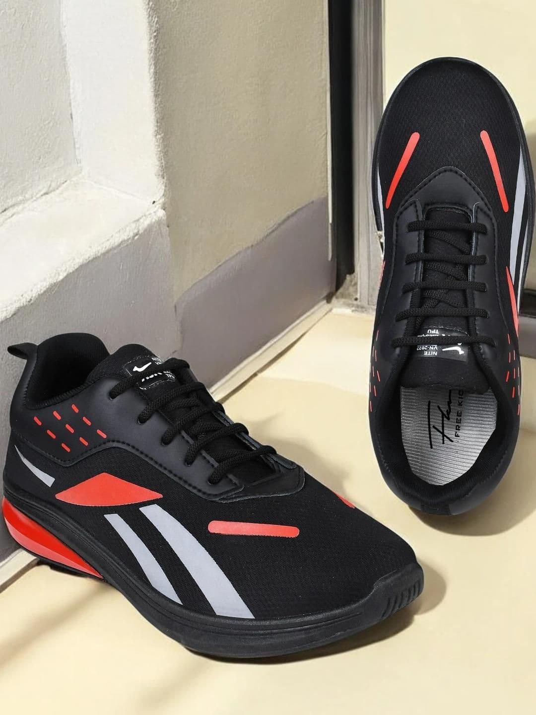Free Kicks Men Black Mesh Marking Running Sports Shoes - view 1