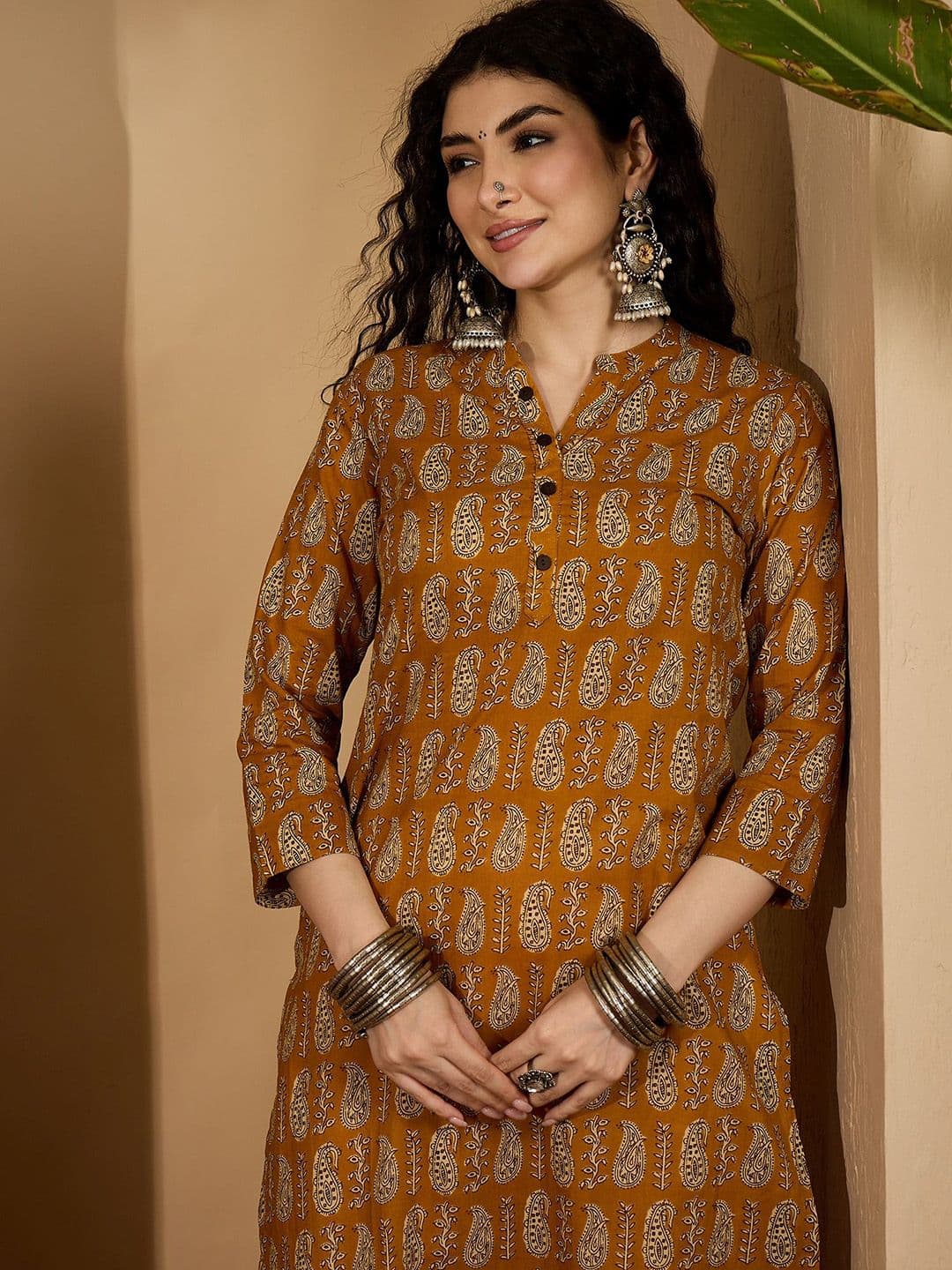 Sangria Floral Printed Mandarin Collar Pure Cotton Straight Kurta - view 1