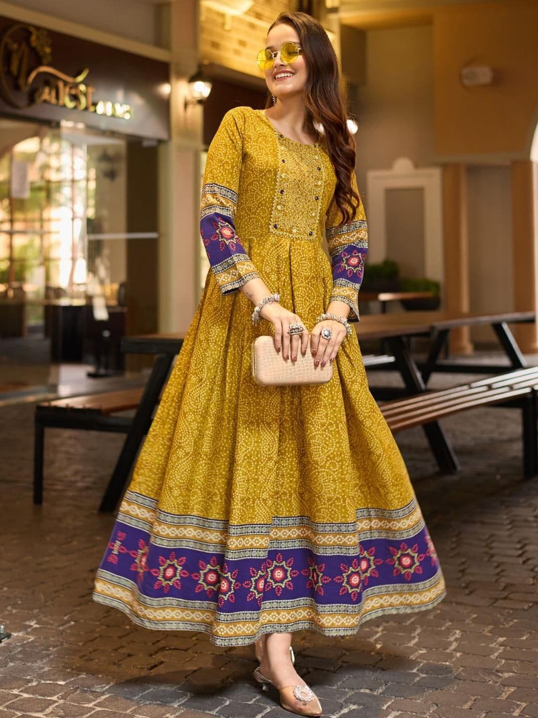 ARADHNA Women Paisley Printed Thread Work Anarkali Kurta - view 1
