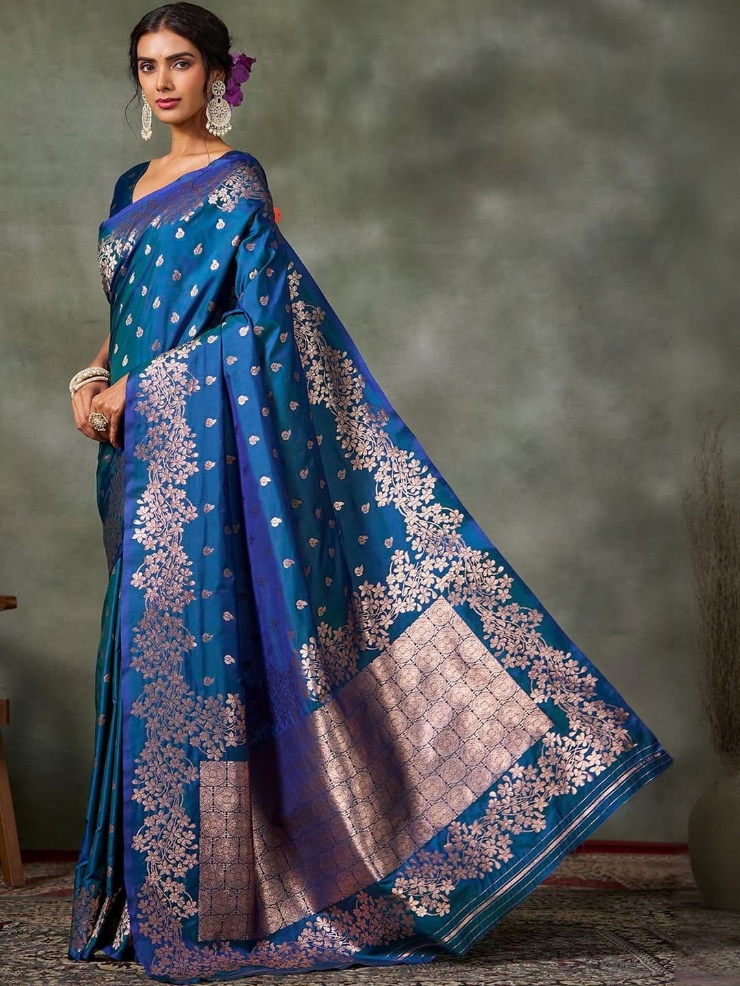 Mitera Woven Design Silk Blend Banarasi Saree - view 1