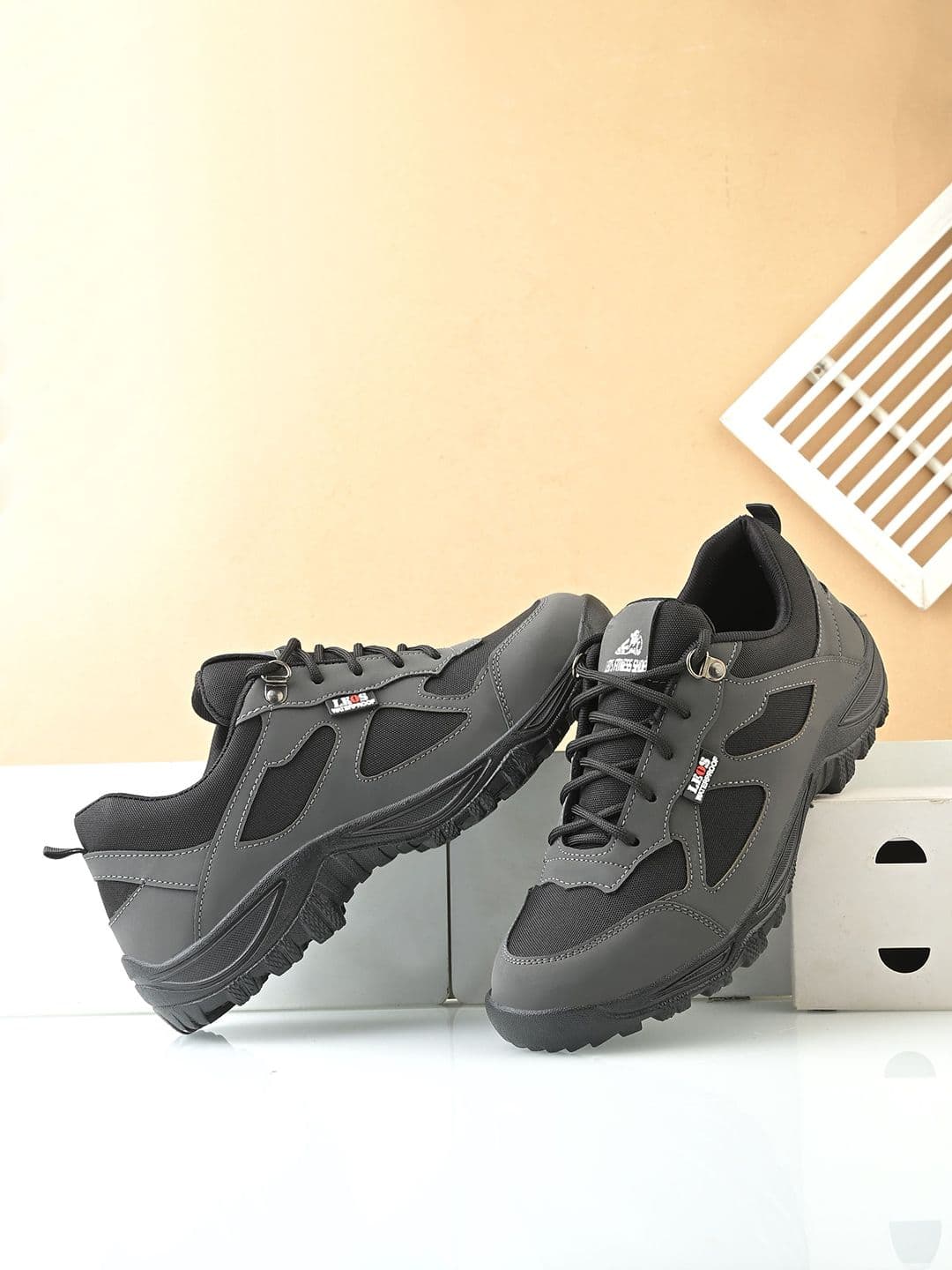 Leo's Fitness Shoes Men Lace-Up Trekking Shoes - view 1