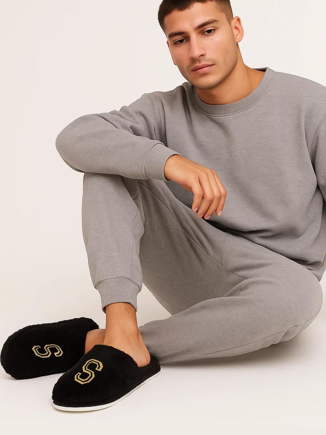TRAVELKHUSHI Men's Black Sliders - view 1