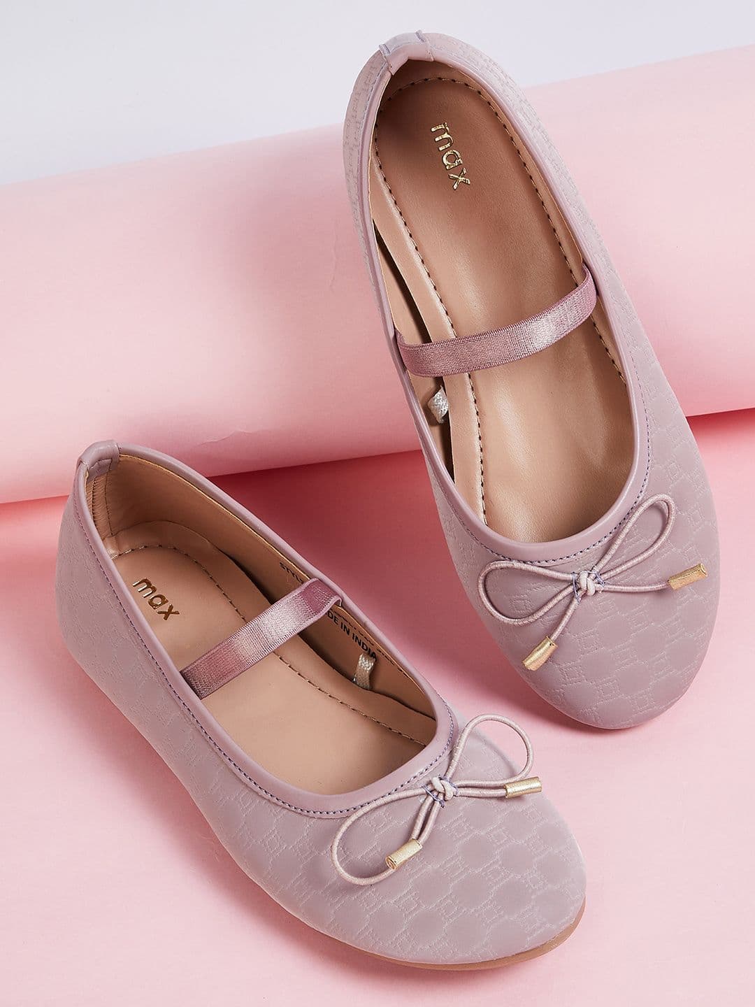 max Girls Solid Casual Mojaris With Bows - view 1