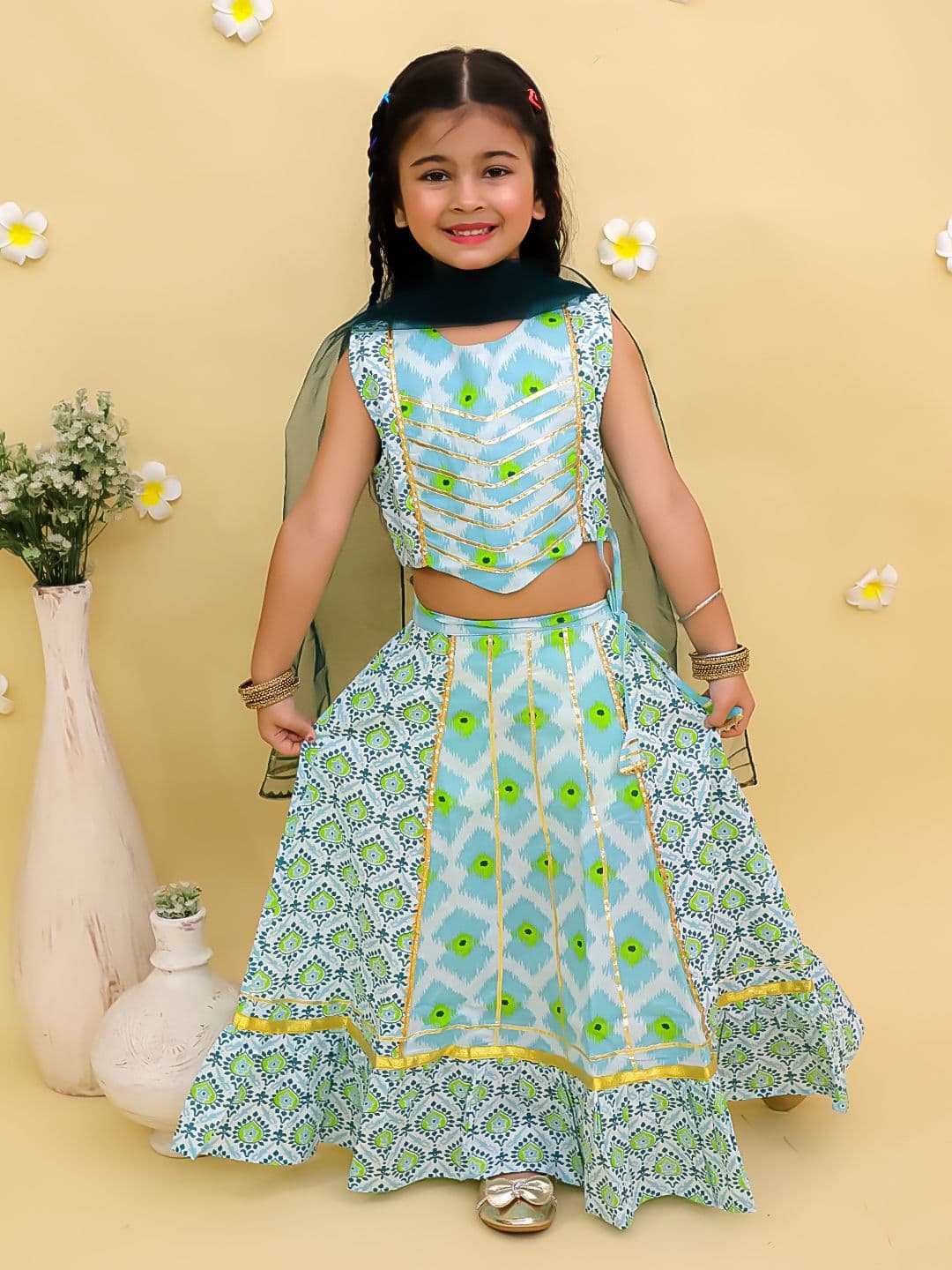 JUNITOS Girls Printed Foil Print Ready to Wear Lehenga & Blouse With Dupatta - view 1