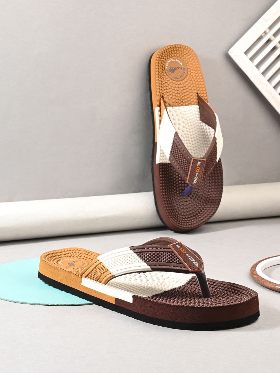 DOCTOR HEALTH SUPER SOFT Men Colourblocked Thong Flip-Flops - view 1