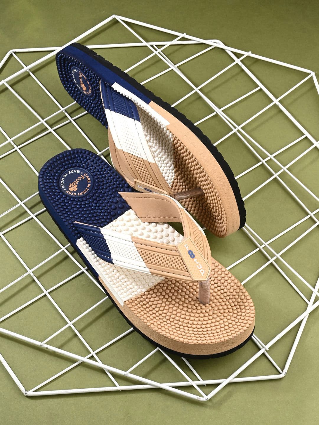 DOCTOR HEALTH SUPER SOFT Men Colourblocked Thong Flip-Flops - view 1
