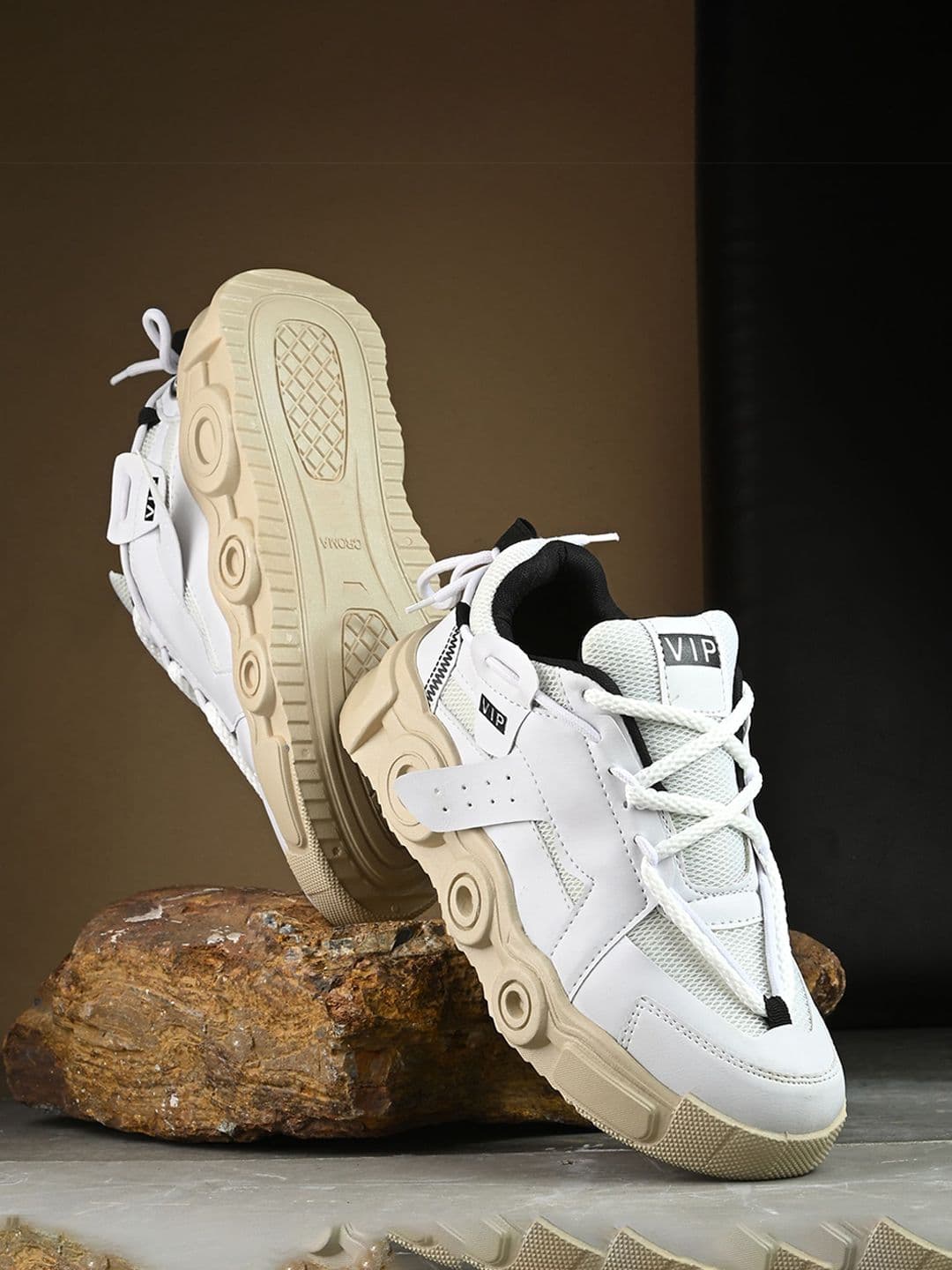 K Footlance Men Running Non-Marking Shoes - view 1