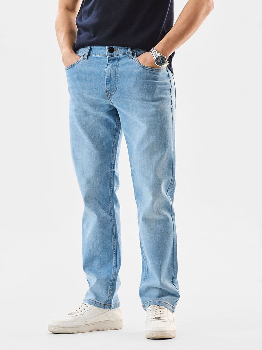 Snitch Men Relaxed Fit Mid-Rise Light Fade Stretchable Jeans - view 1