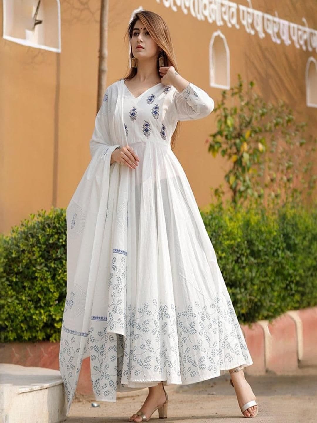 AREEH Women White Kurta Sets - view 1