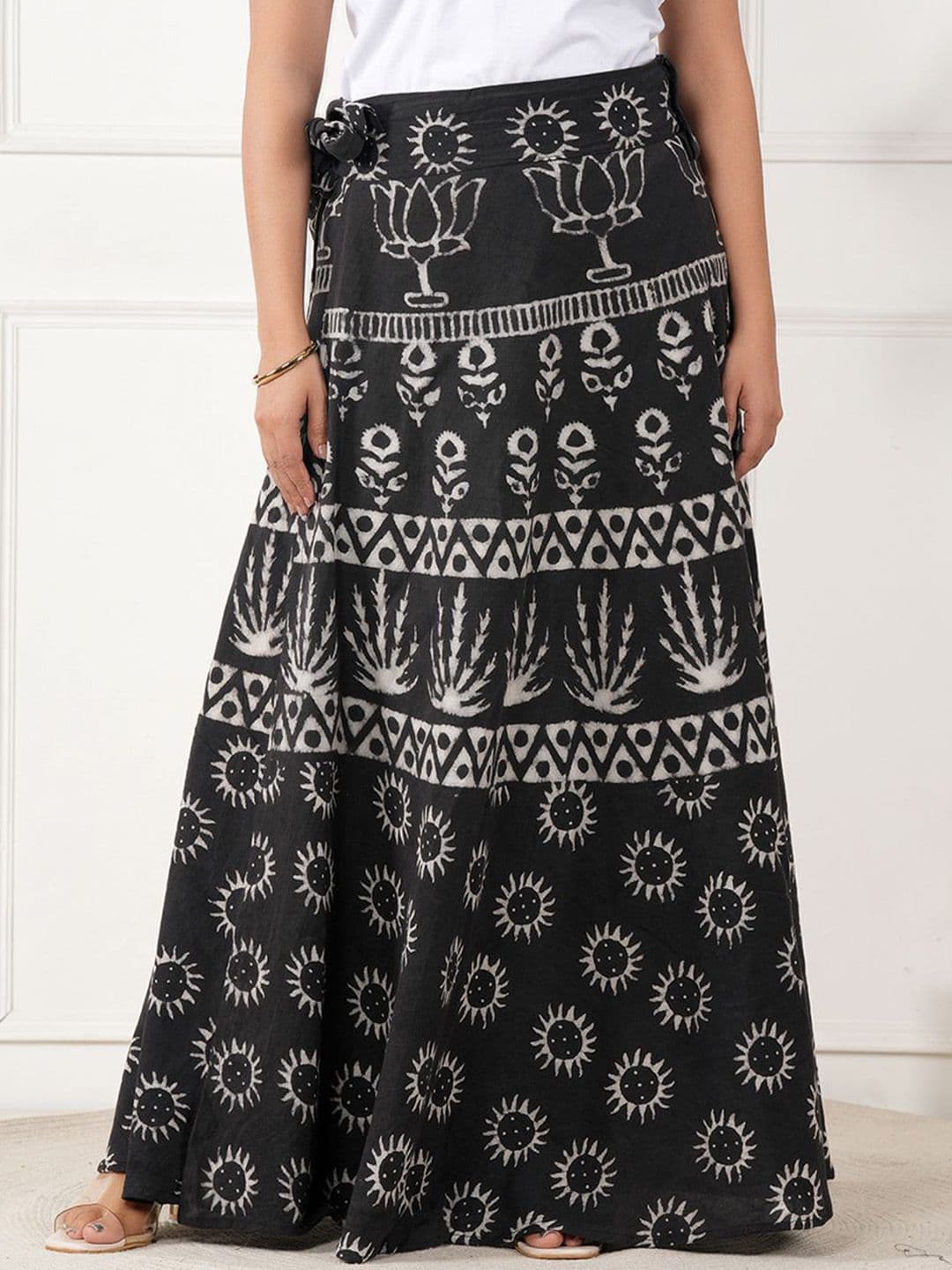 Style Shoes Printed Flared Maxi Skirts - view 1