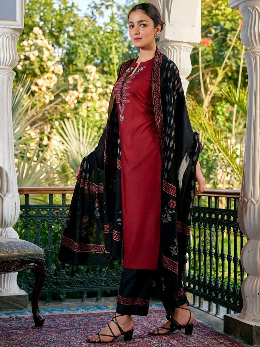 JAIPURI BUNAAI Motifs Yoke Design Mandarin Collar Straight Kurta With Trouser & Dupatta - view 1