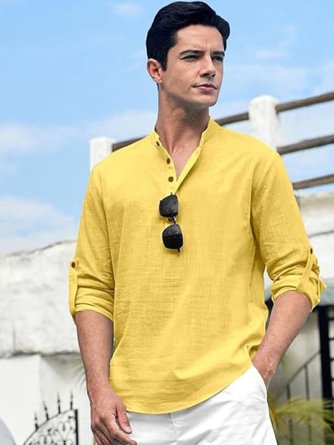 Yugnik Men Solid Mandarin Collar Long Sleeves Kurta - view 1
