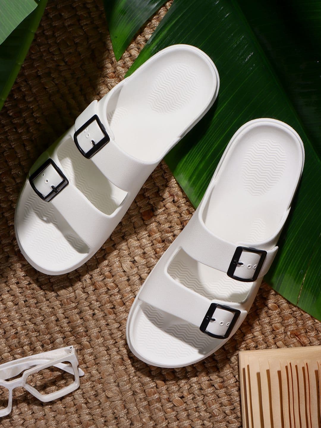 Cantabil Men Lightweight Sliders - view 1