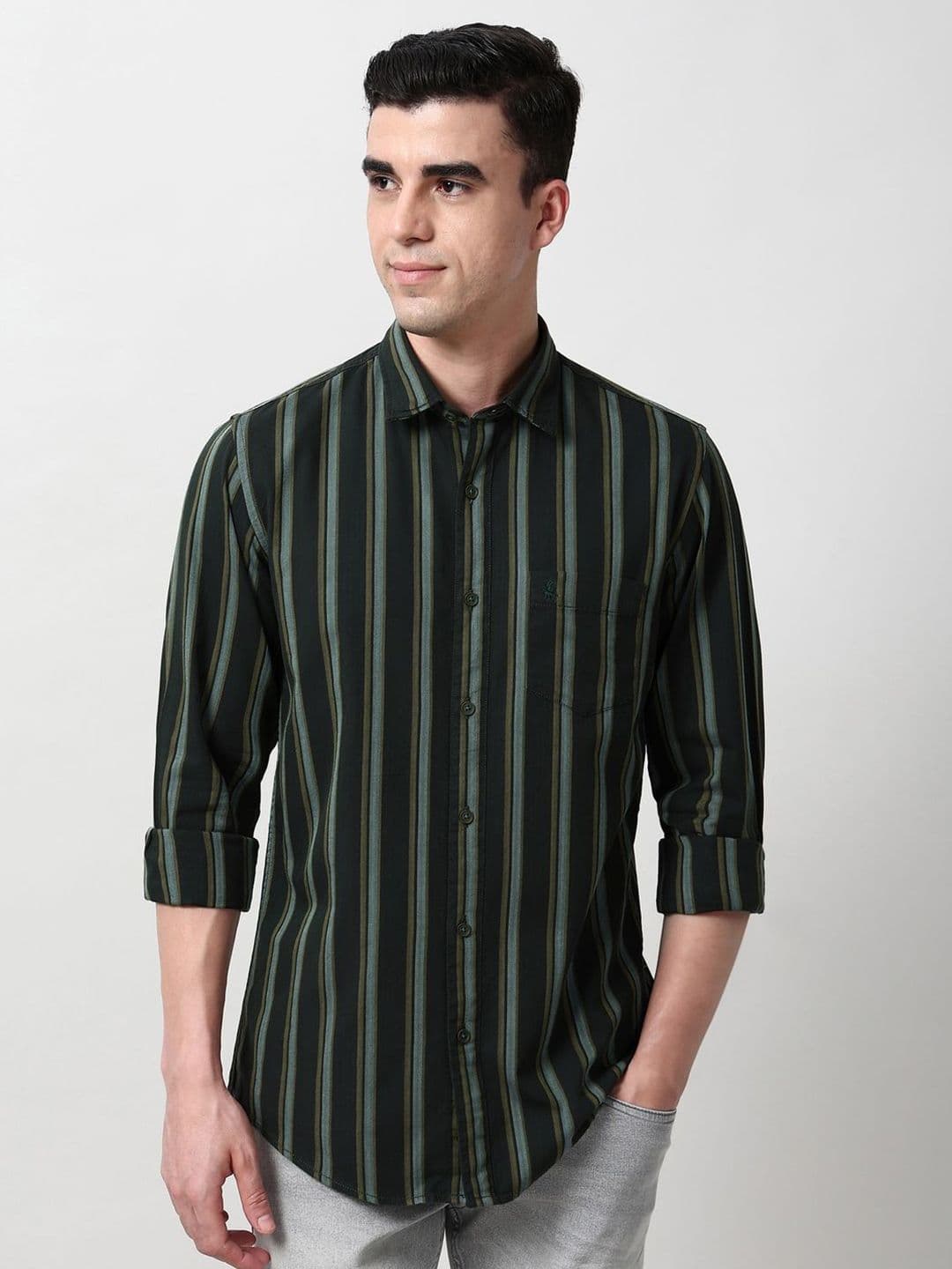 Peter England Casuals Men Slim Fit Vertical Striped Spread Collar Pure Cotton Casual Shirt - view 1
