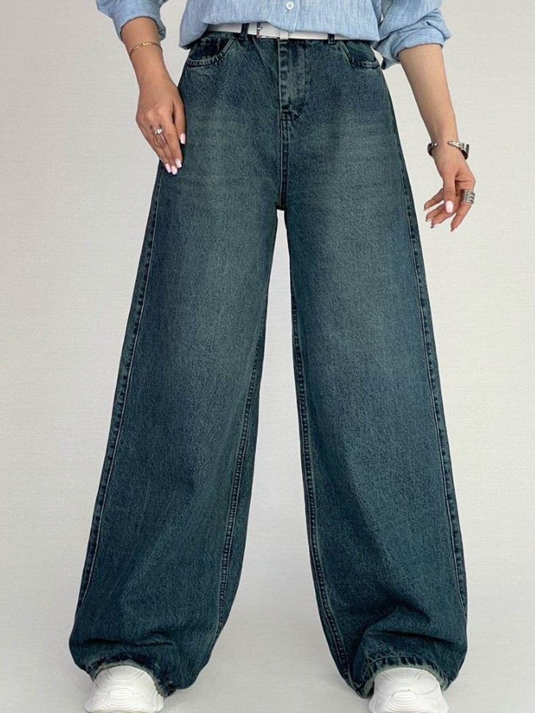 Aadvi Fashion Women Jean Flared High-Rise Low Distress Light Fade Stretchable Jeans - view 1