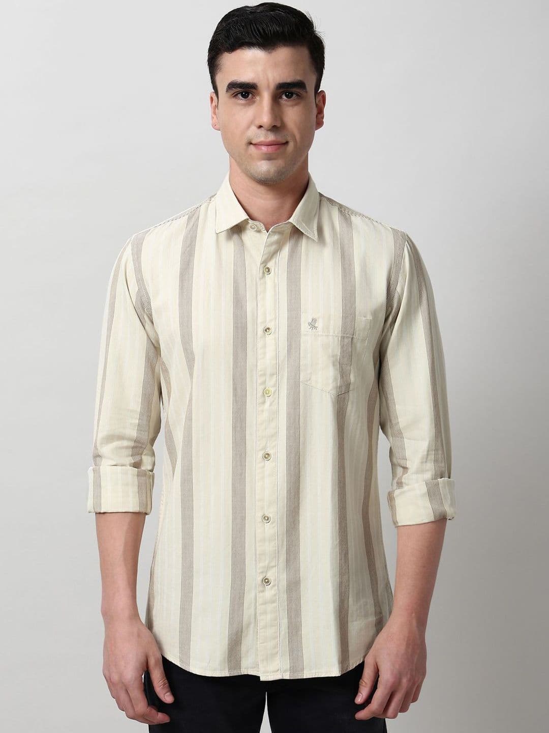 Peter England Casuals Men Slim Fit Vertical Striped Spread Collar Pure Cotton Casual Shirt - view 1