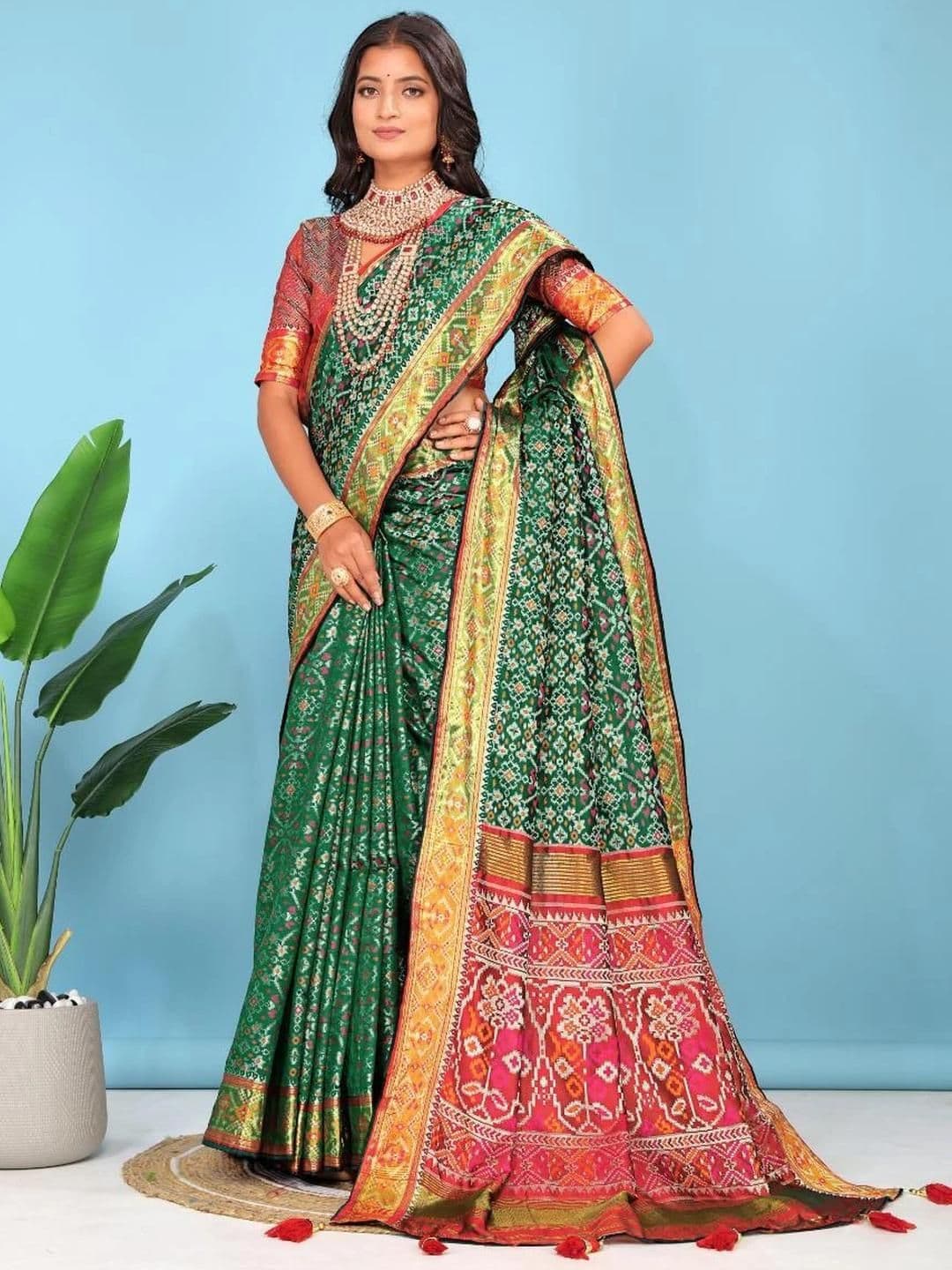 AKSH FASHION Green Silk Blend Sarees - view 1