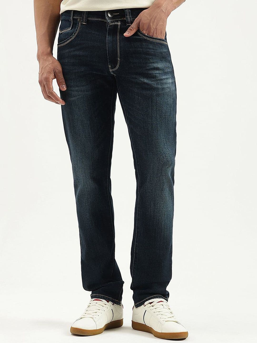 United Colors of Benetton Men Straight Fit Mid-Rise Light Fade Jeans - view 1